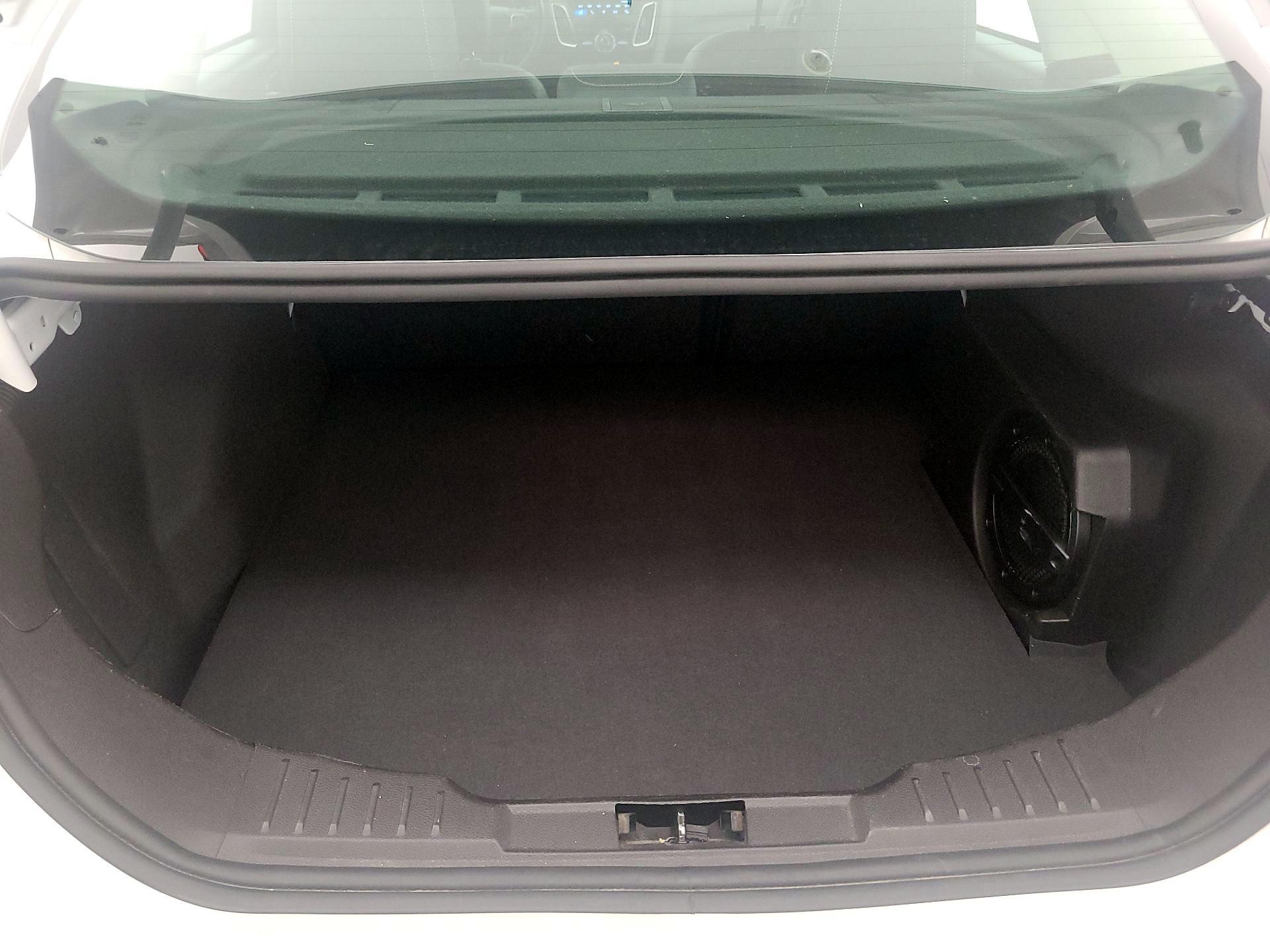 Thumbnail: 2016 Ford Focus - 20