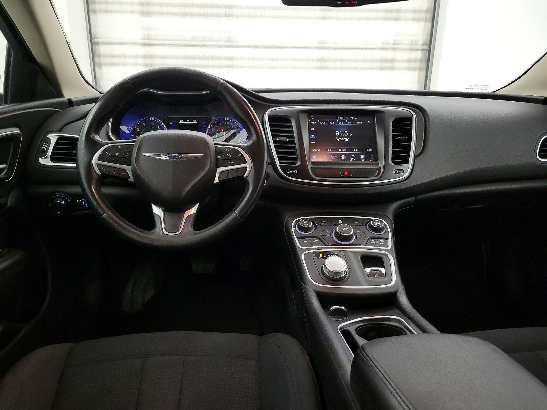 Thumbnail: 2016 Chrysler 200 - 9