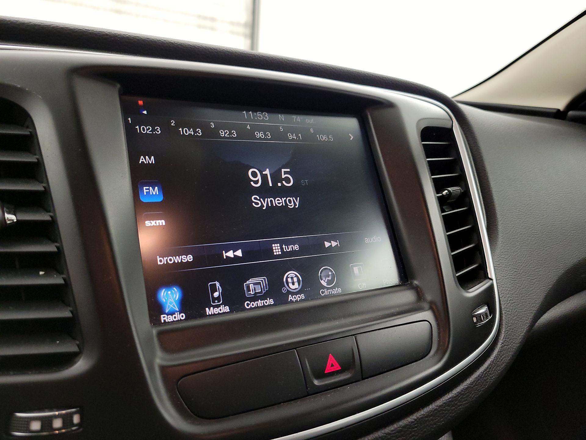 Thumbnail: 2016 Chrysler 200 - 15