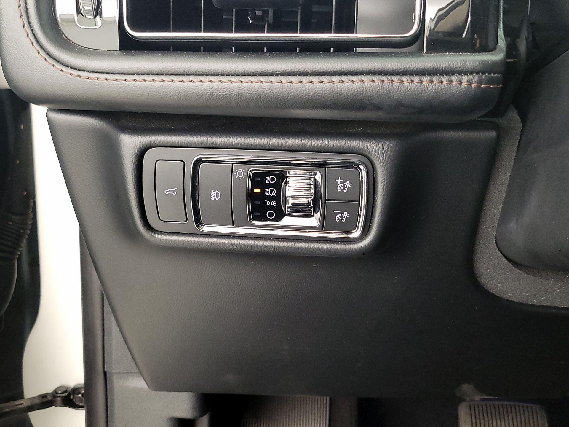 Thumbnail: 2020 Lincoln Aviator - 13