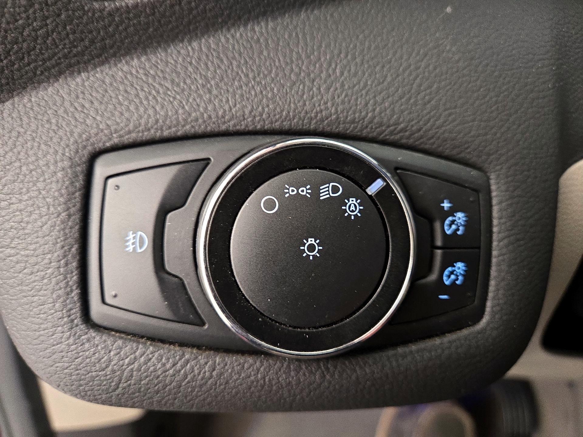 Thumbnail: 2014 Ford C-Max - 13