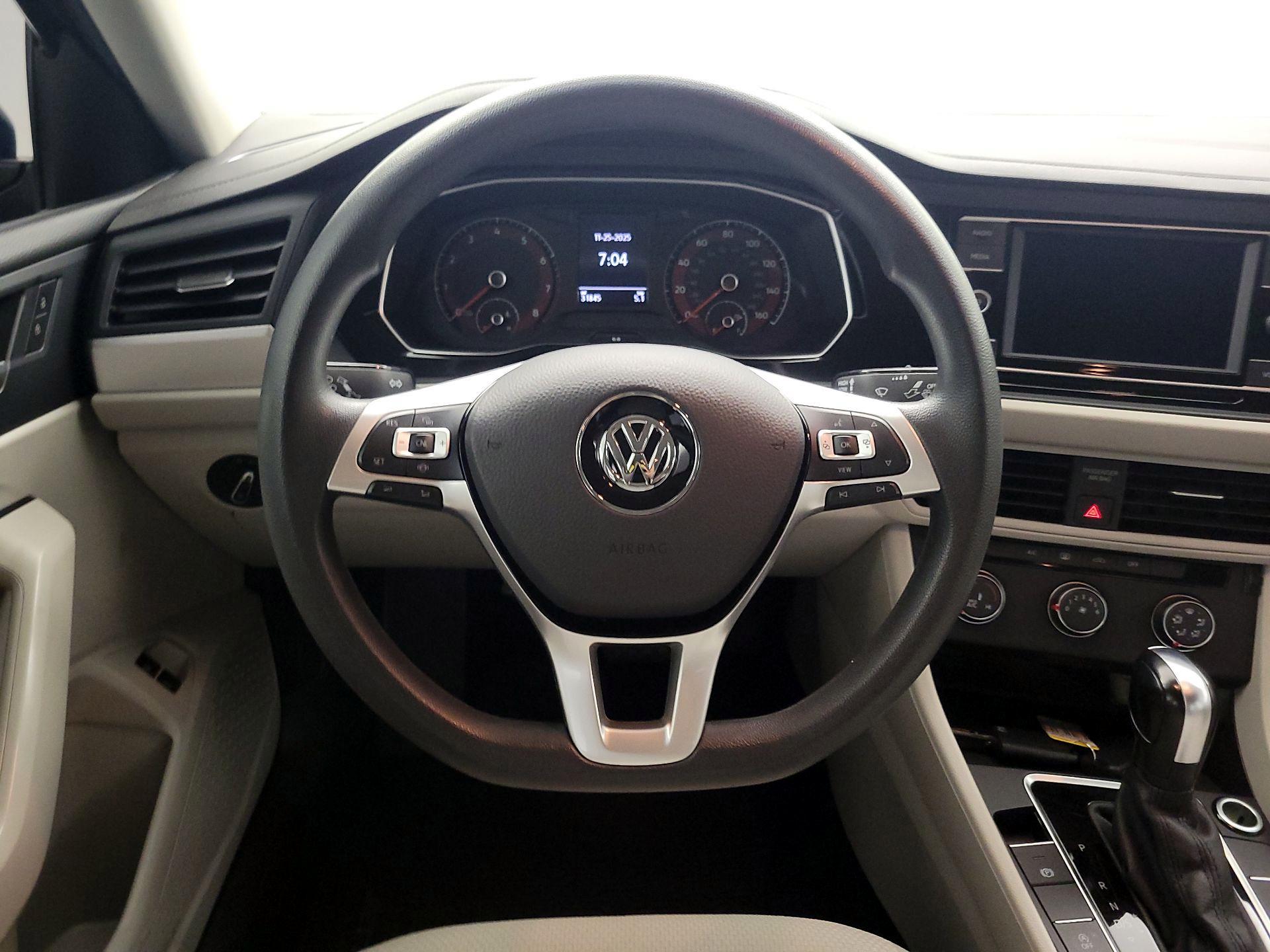 Thumbnail: 2021 Volkswagen Jetta - 10