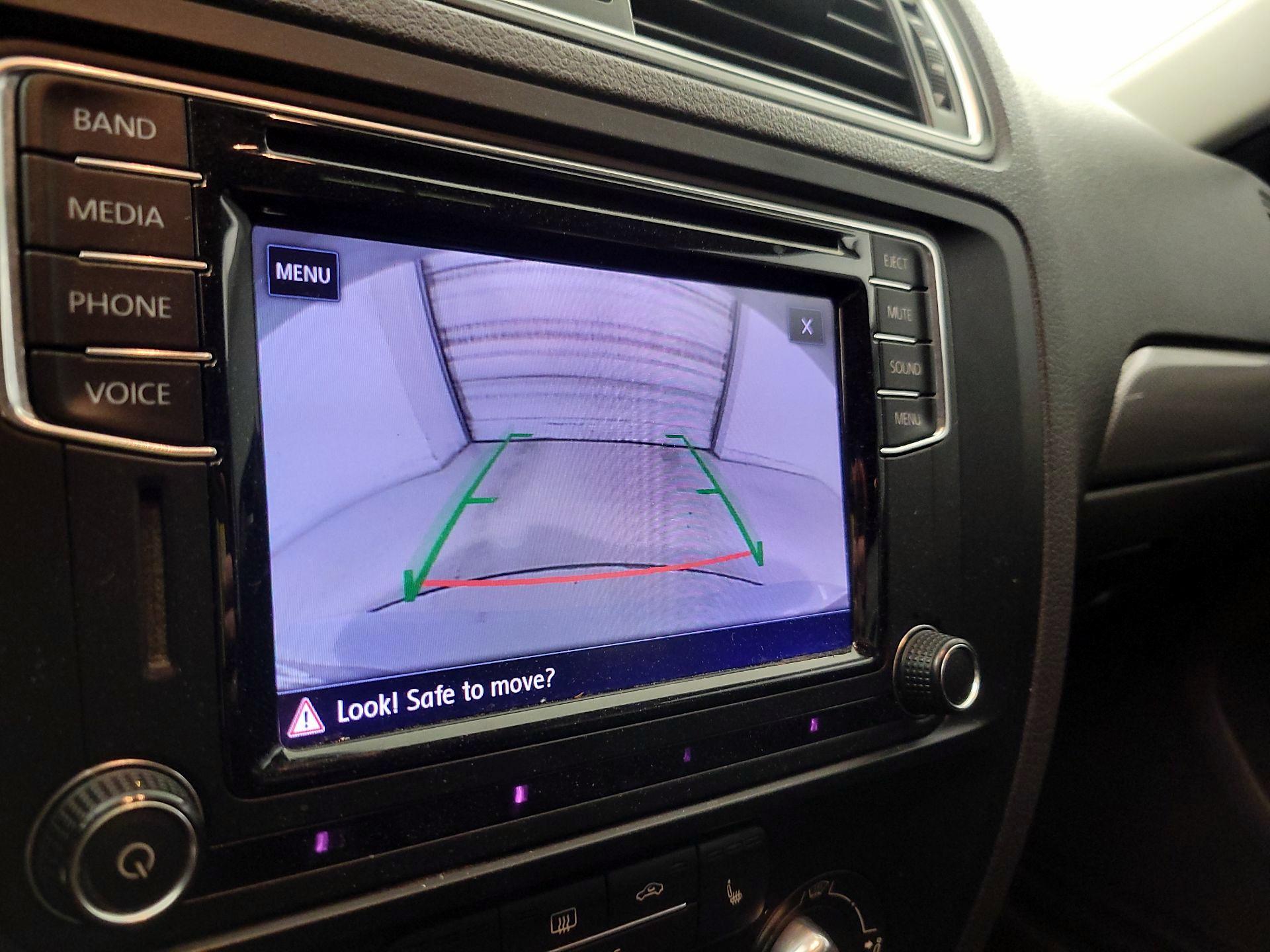 Thumbnail: 2017 Volkswagen Jetta - 14