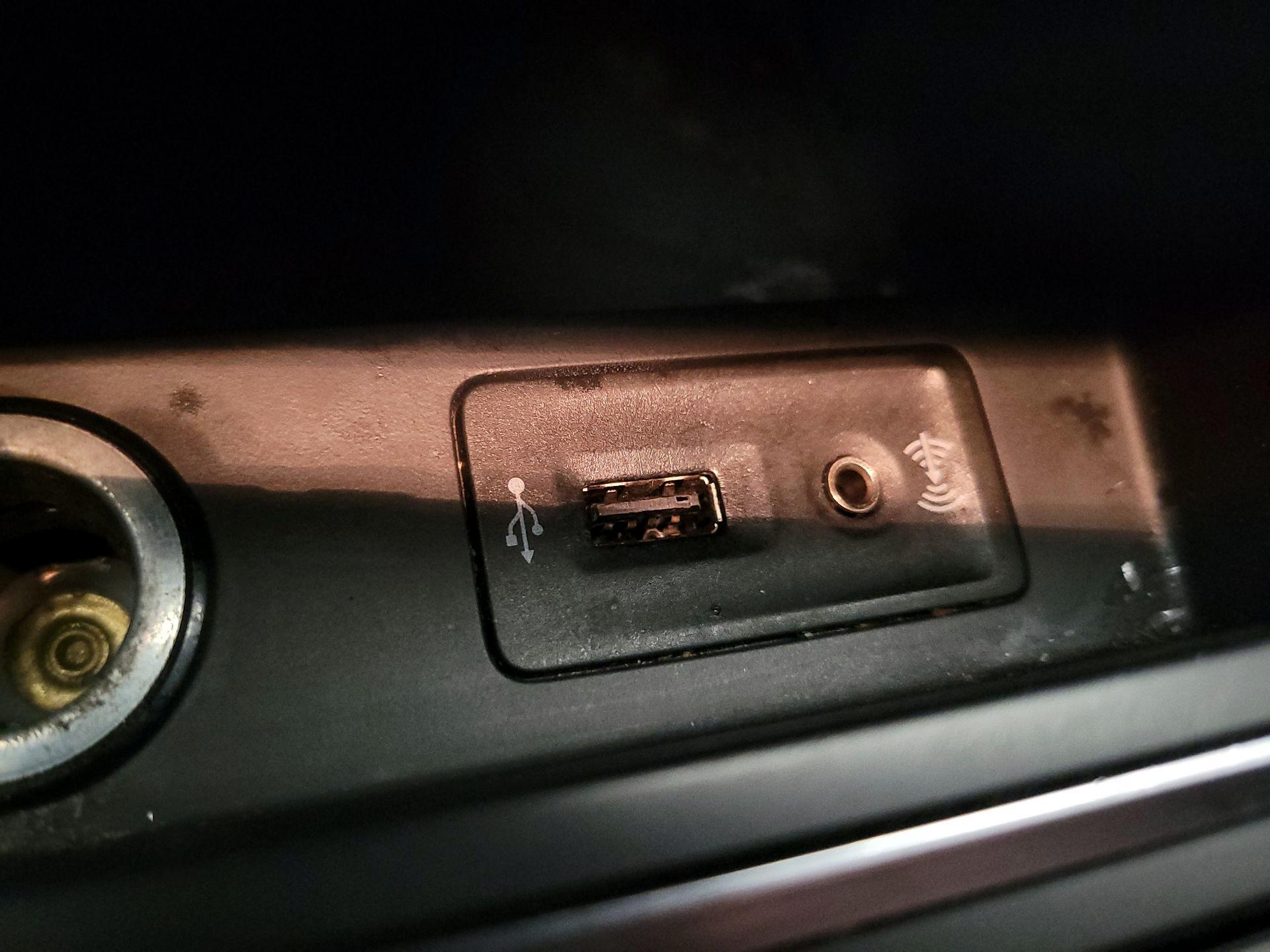 Thumbnail: 2017 Volkswagen Jetta - 18