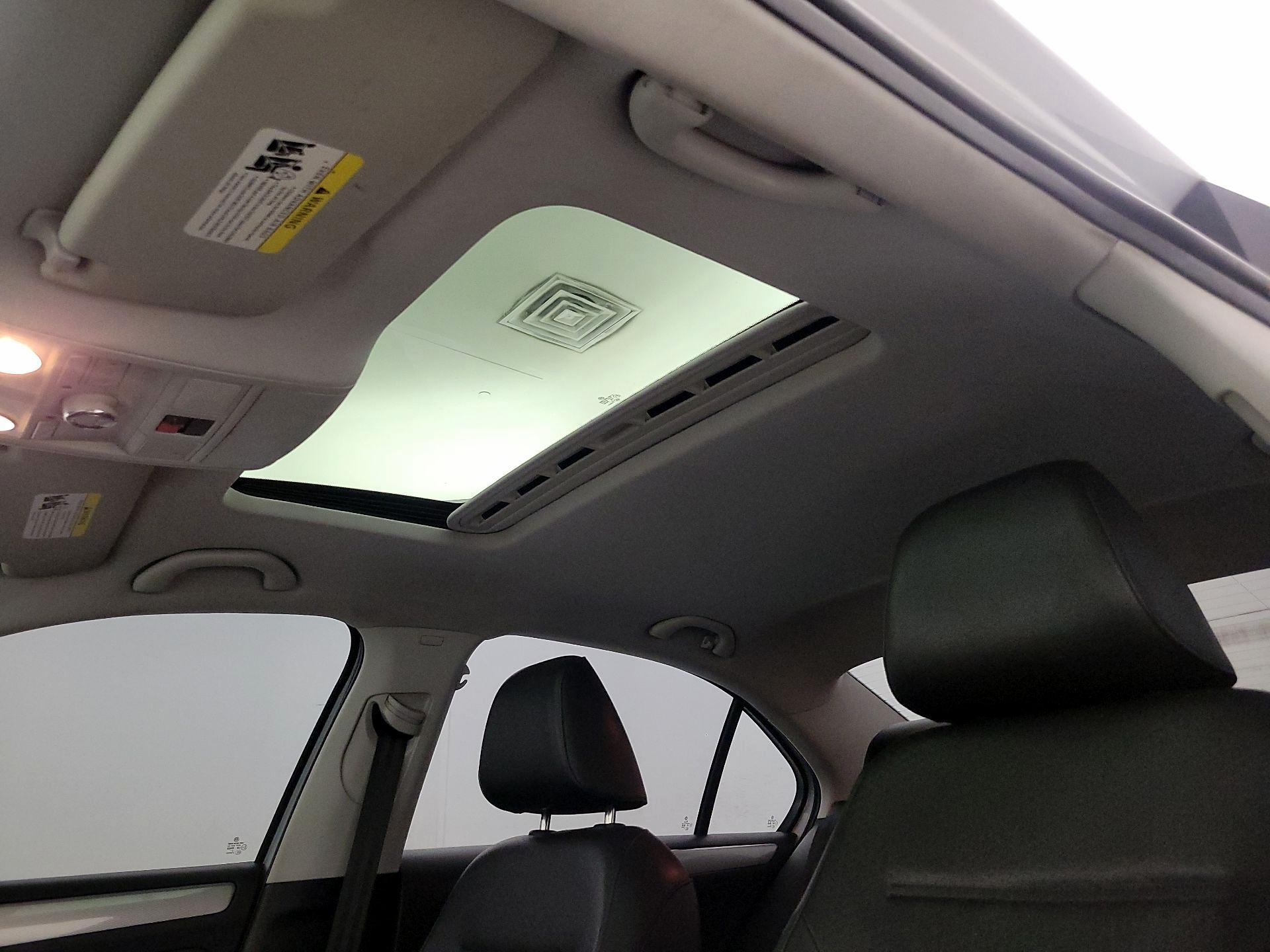 Thumbnail: 2017 Volkswagen Jetta - 19