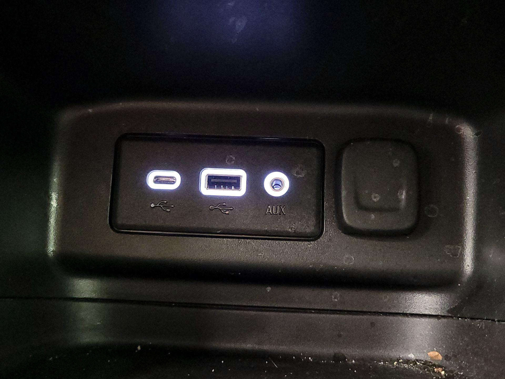 Thumbnail: 2022 Chevrolet Equinox - 18