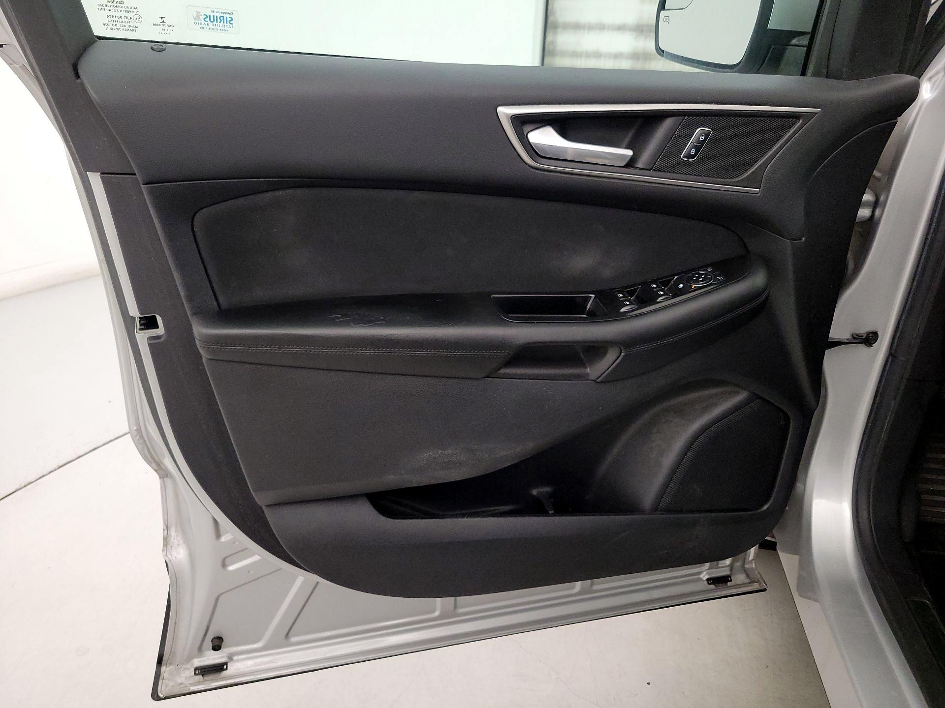 Thumbnail: 2016 Ford Edge - 12