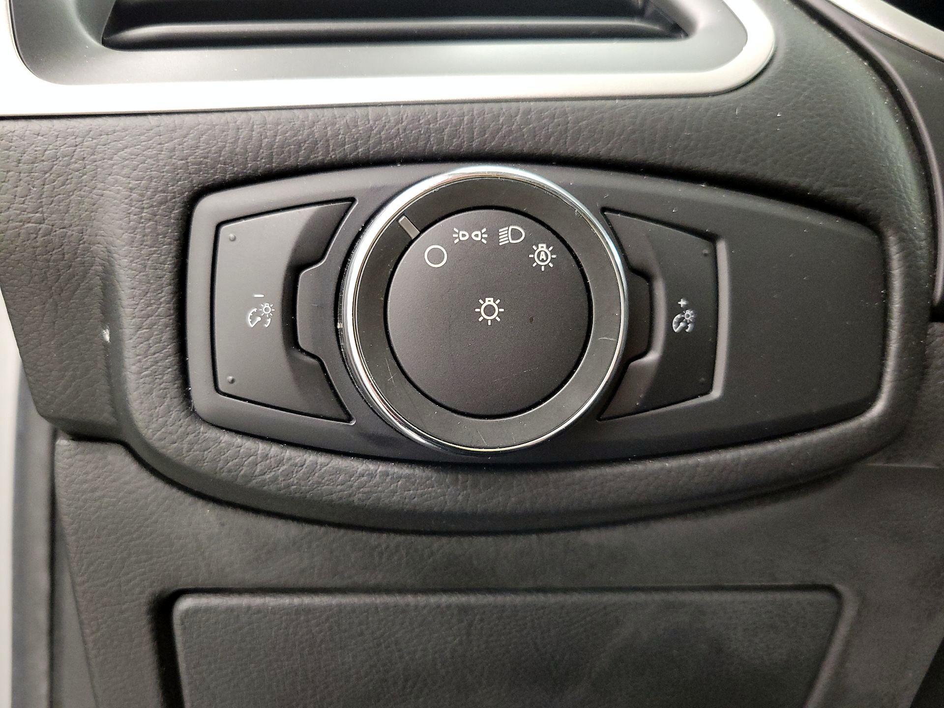 Thumbnail: 2016 Ford Edge - 13