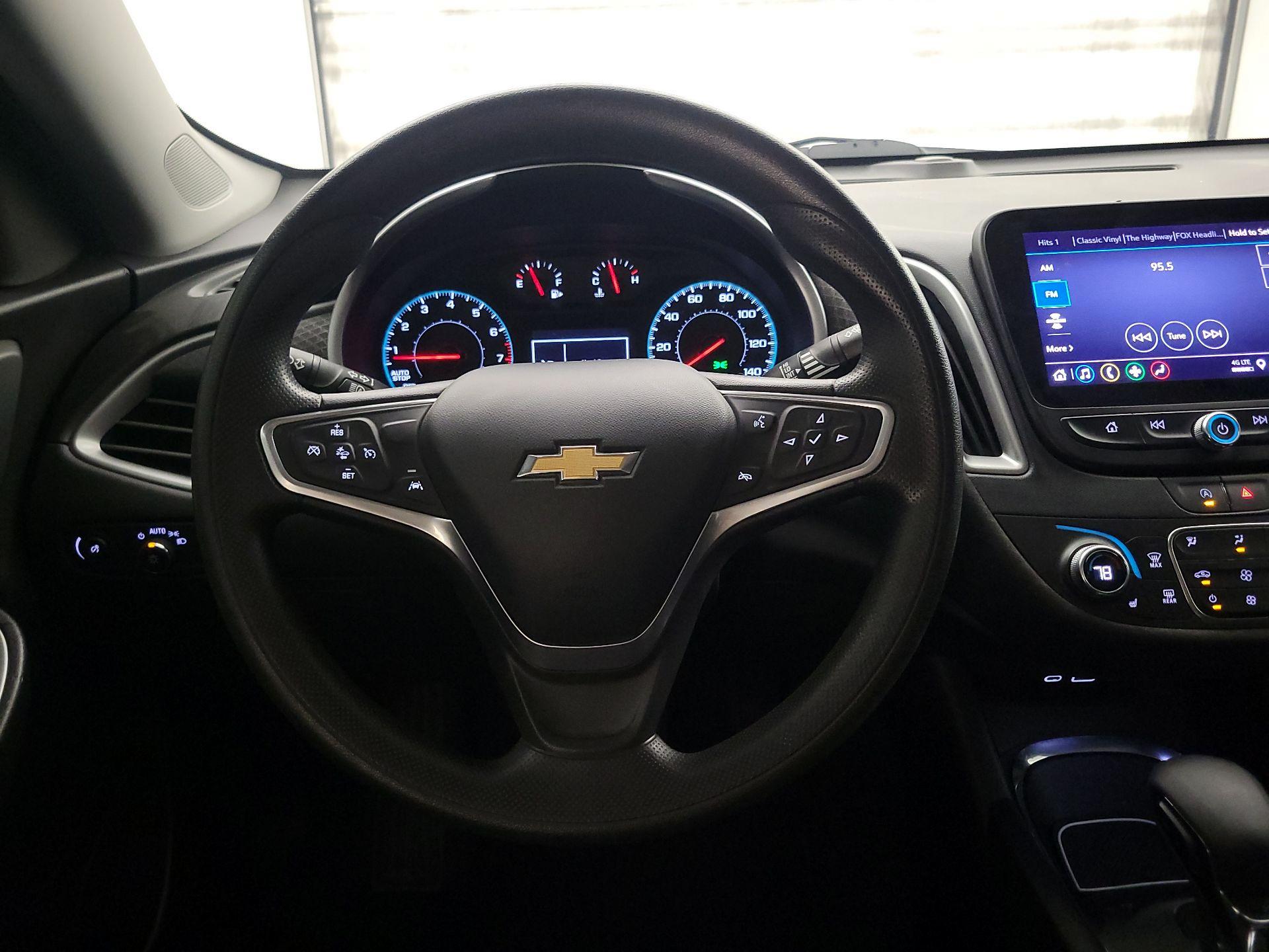 Thumbnail: 2023 Chevrolet Malibu - 10