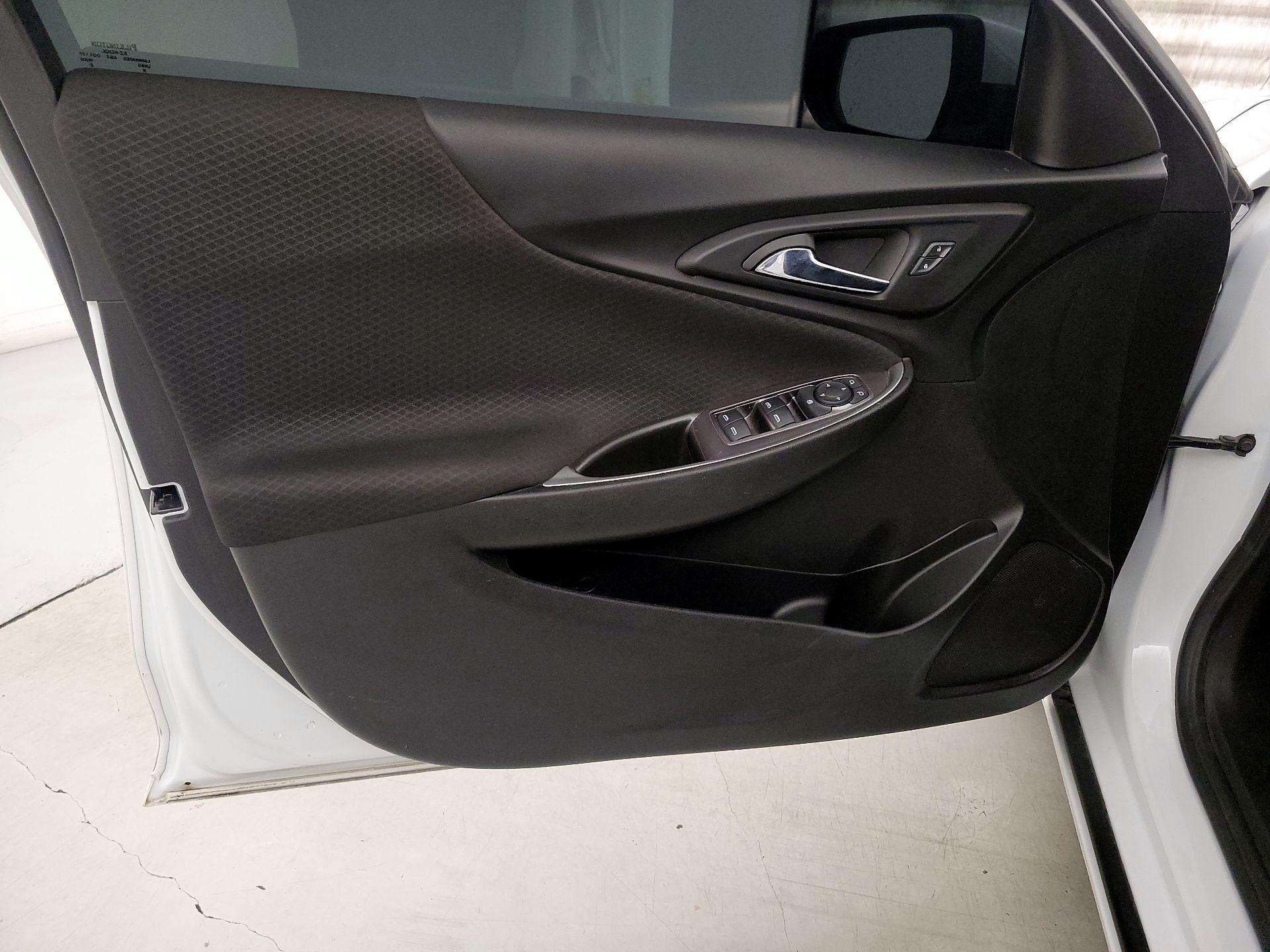 Thumbnail: 2023 Chevrolet Malibu - 12