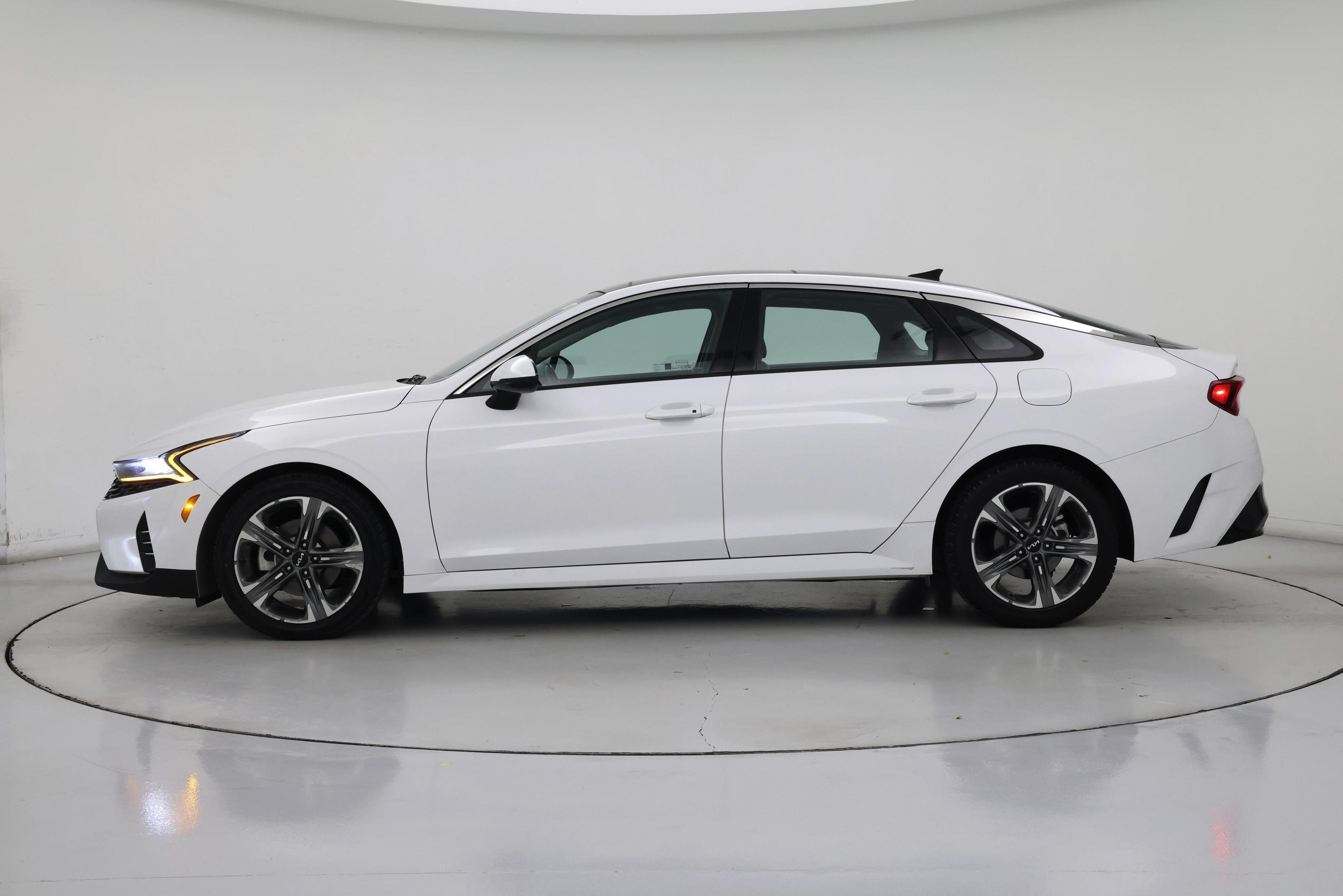 Thumbnail: 2023 Kia K5 - 3