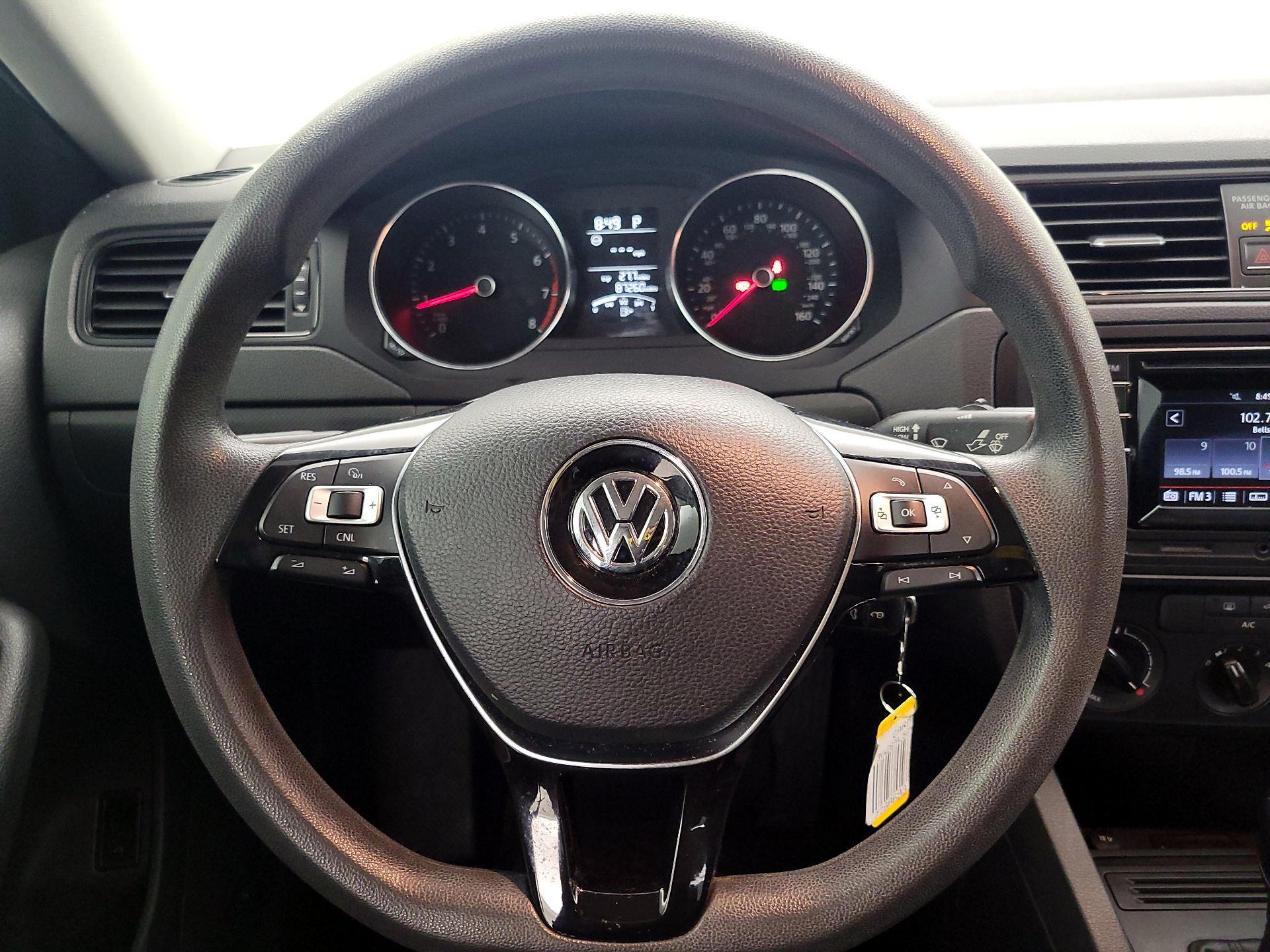 Thumbnail: 2016 Volkswagen Jetta - 10