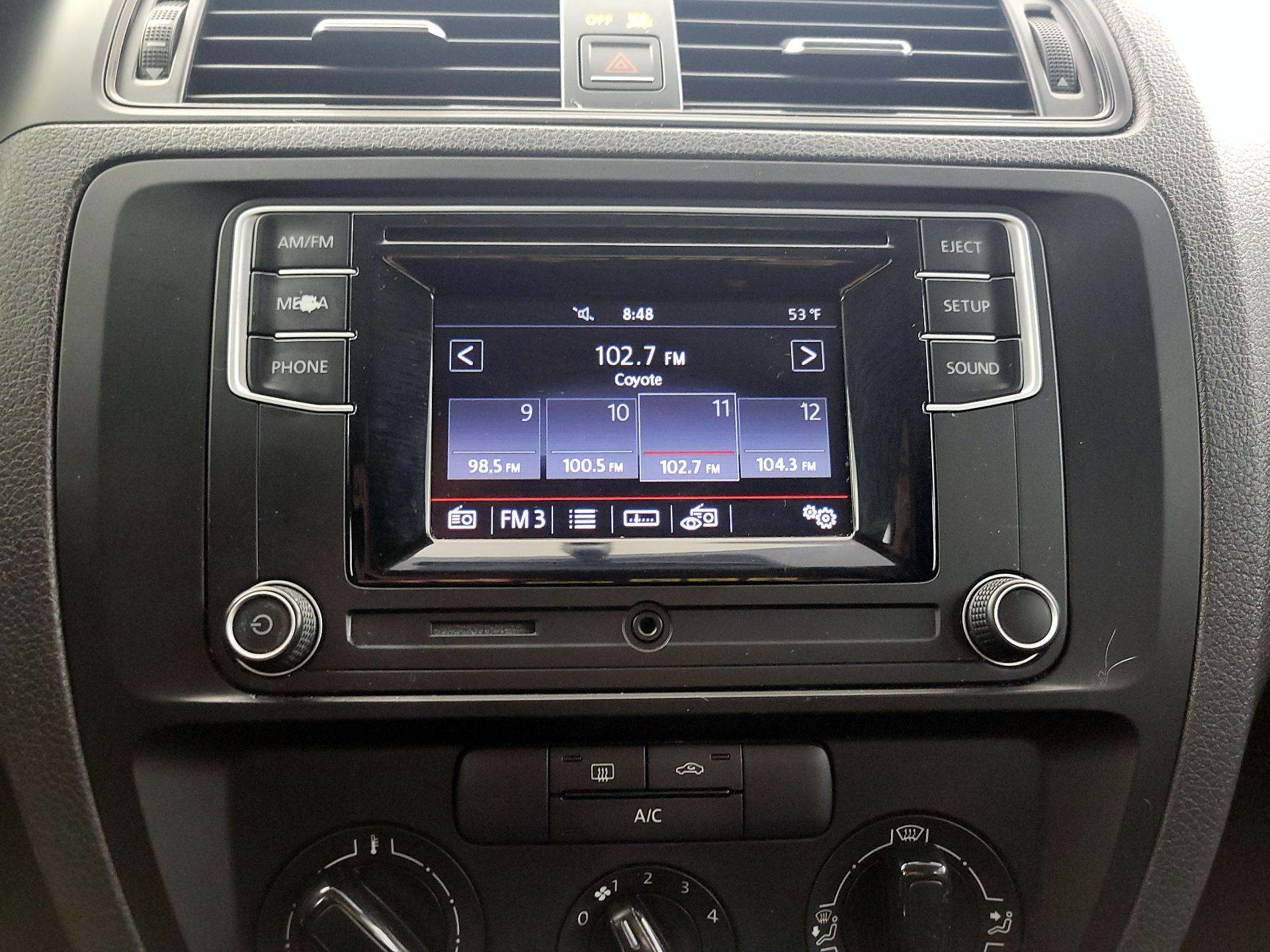 Thumbnail: 2016 Volkswagen Jetta - 14