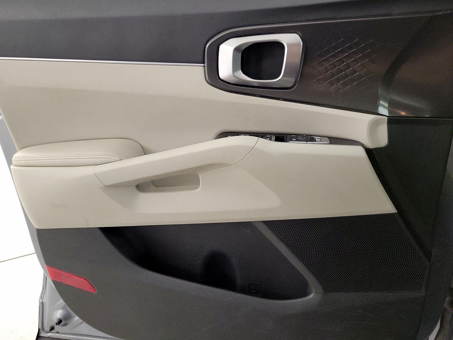 Thumbnail: 2021 Kia Sorento - 12