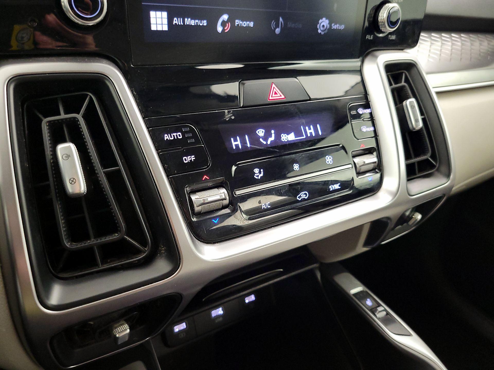 Thumbnail: 2021 Kia Sorento - 16