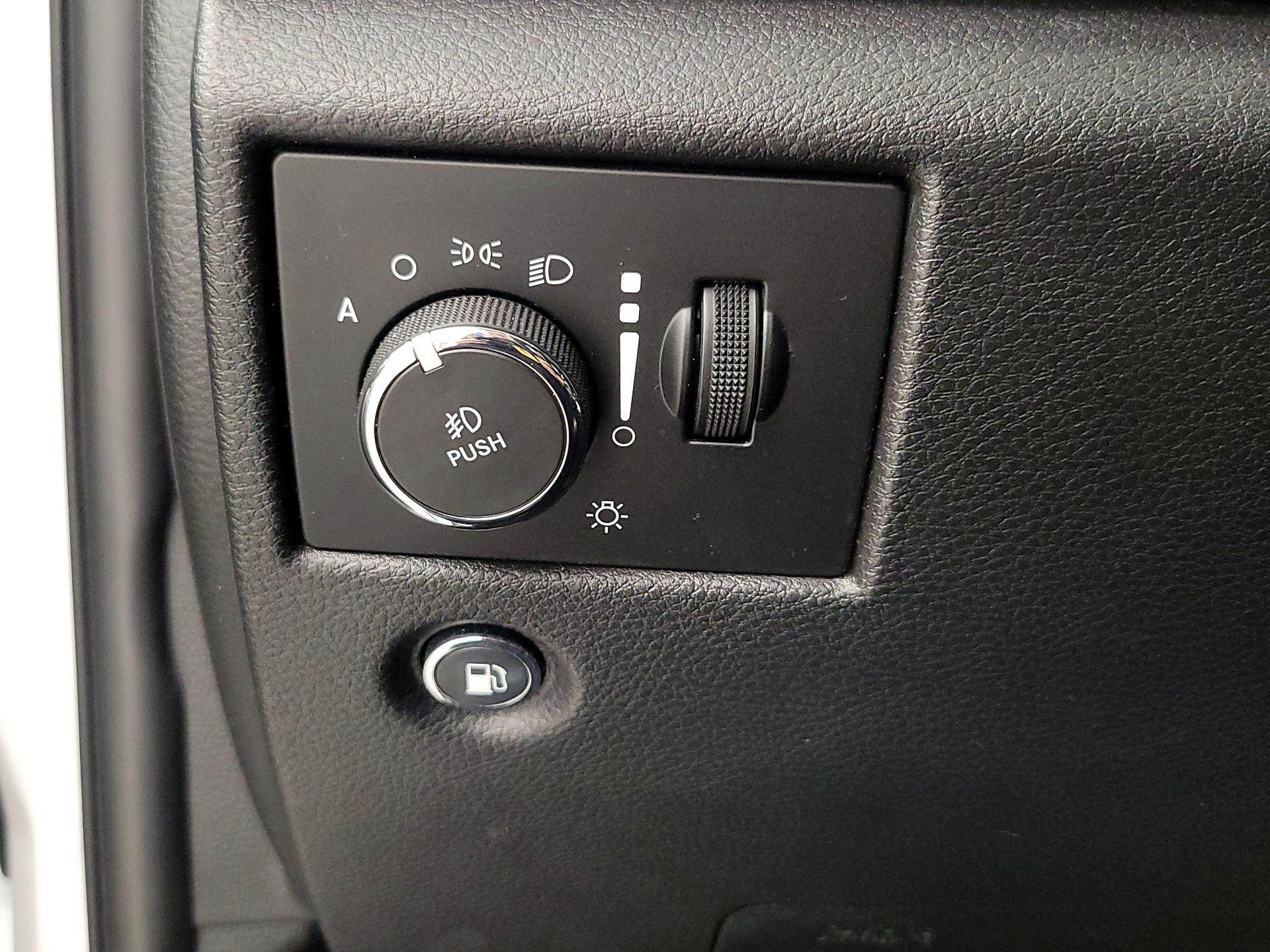 Thumbnail: 2020 Jeep Grand Cherokee - 13