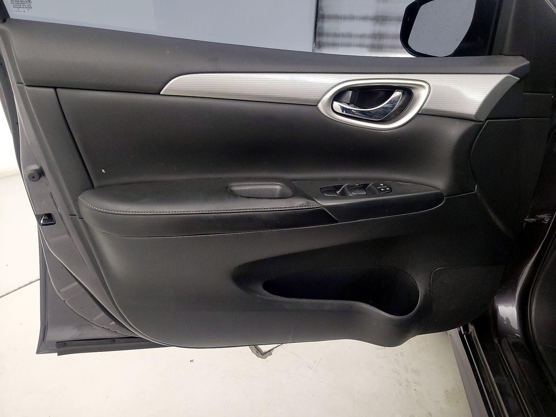 Thumbnail: 2015 Nissan Sentra - 12