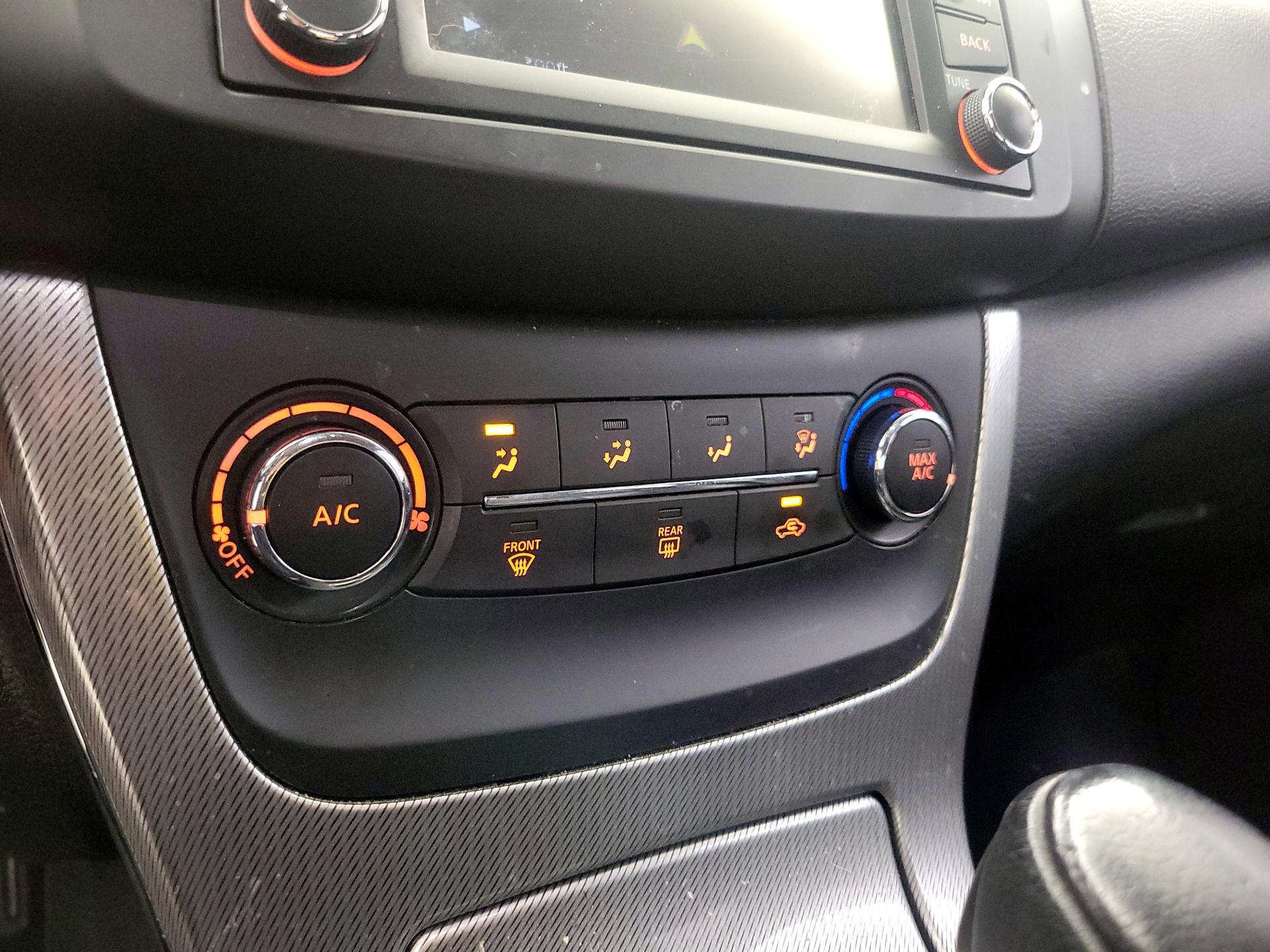 Thumbnail: 2015 Nissan Sentra - 17