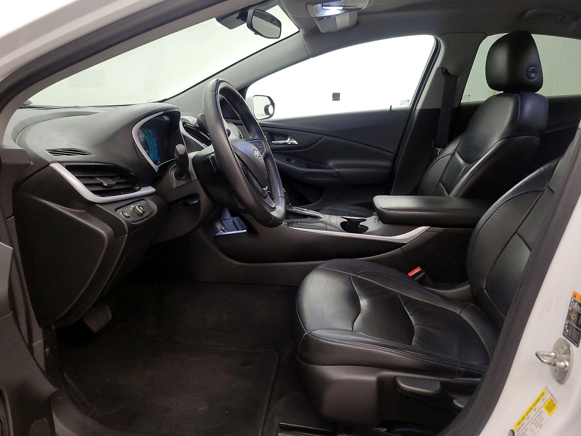 Thumbnail: 2017 Chevrolet Volt - 11