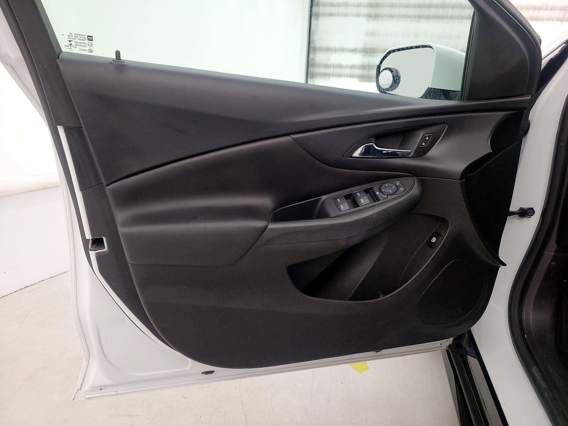 Thumbnail: 2017 Chevrolet Volt - 12