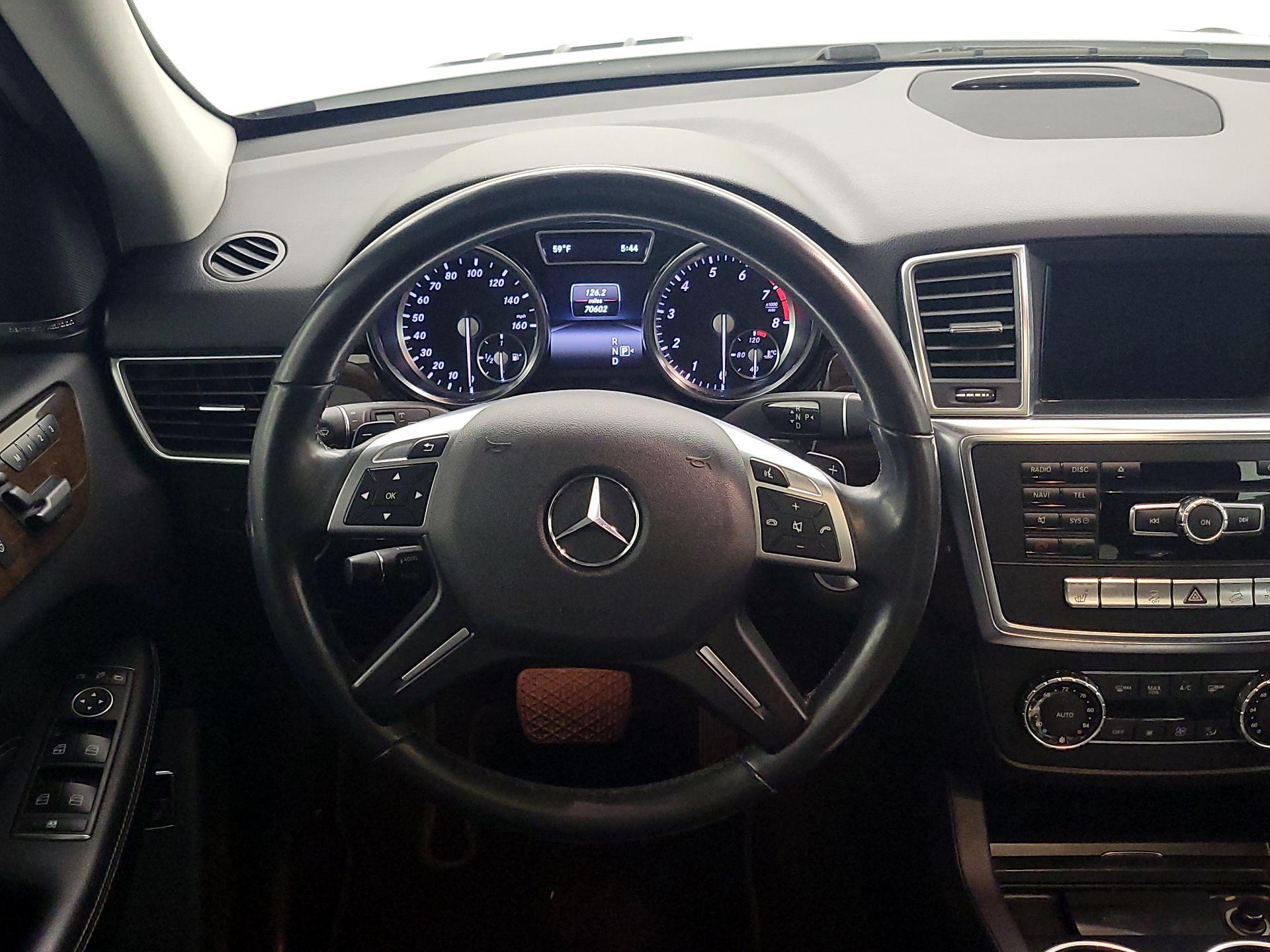 Thumbnail: 2015 Mercedes-Benz M-Class - 10
