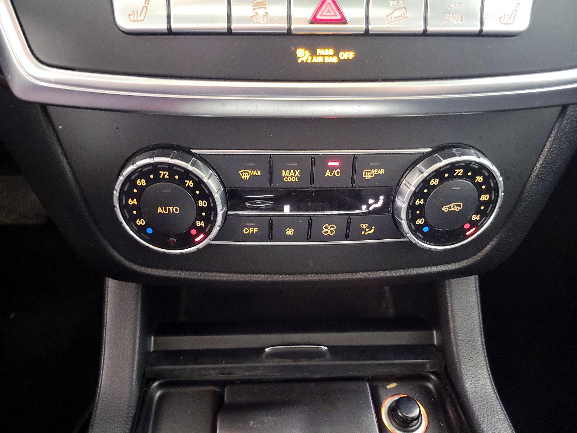 Thumbnail: 2015 Mercedes-Benz M-Class - 17