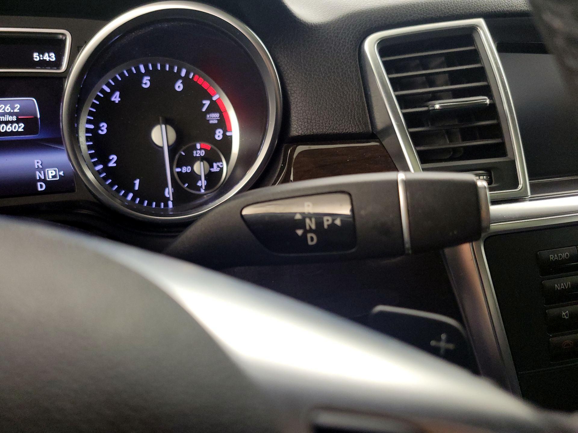 Thumbnail: 2015 Mercedes-Benz M-Class - 18