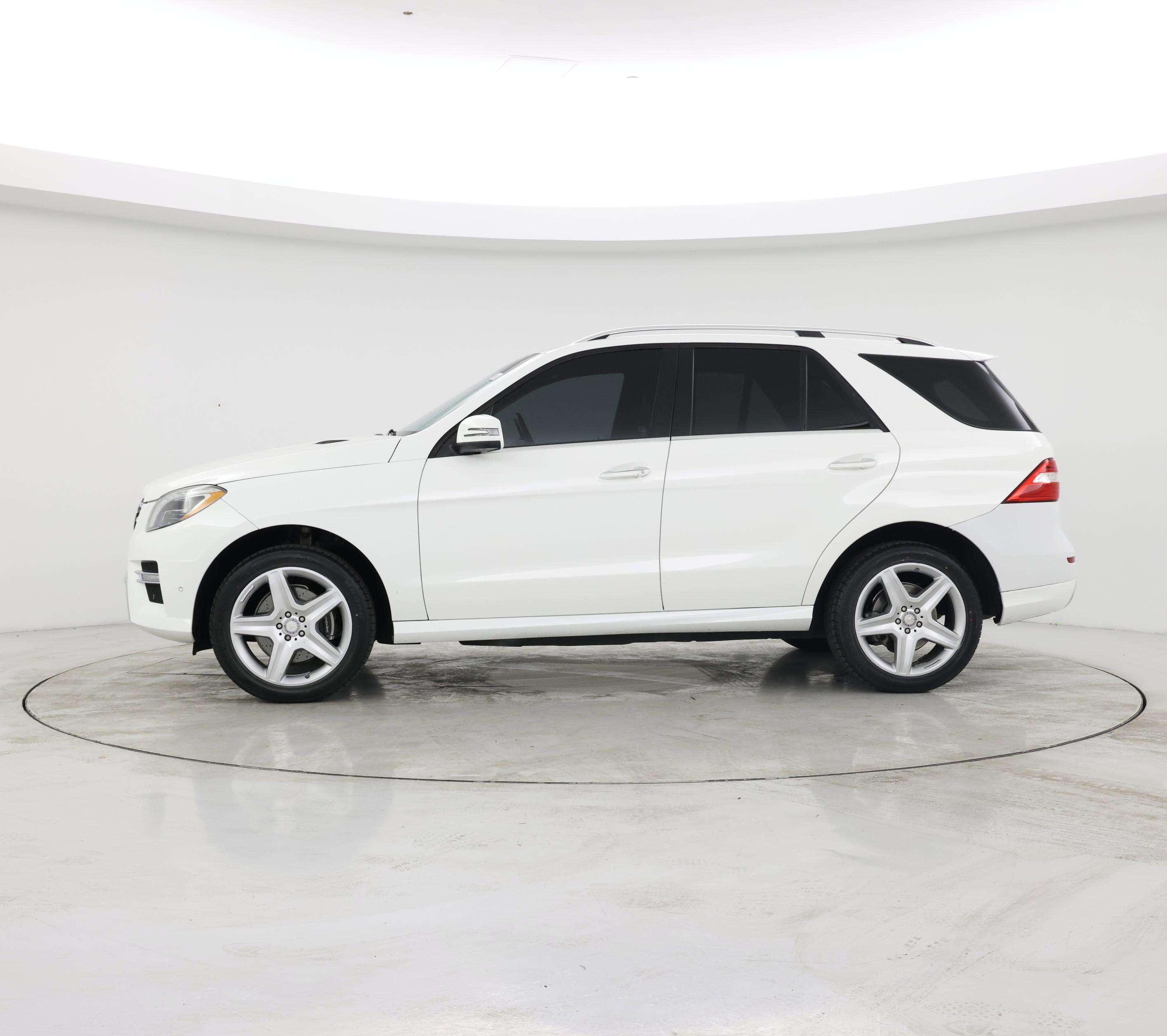 Thumbnail: 2015 Mercedes-Benz M-Class - 3