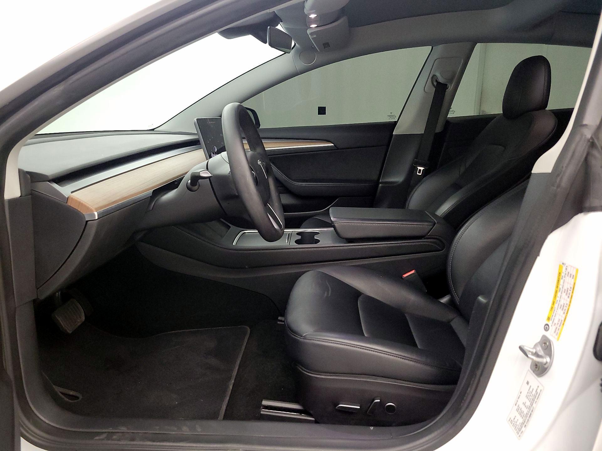 Thumbnail: 2022 Tesla Model 3 - 11