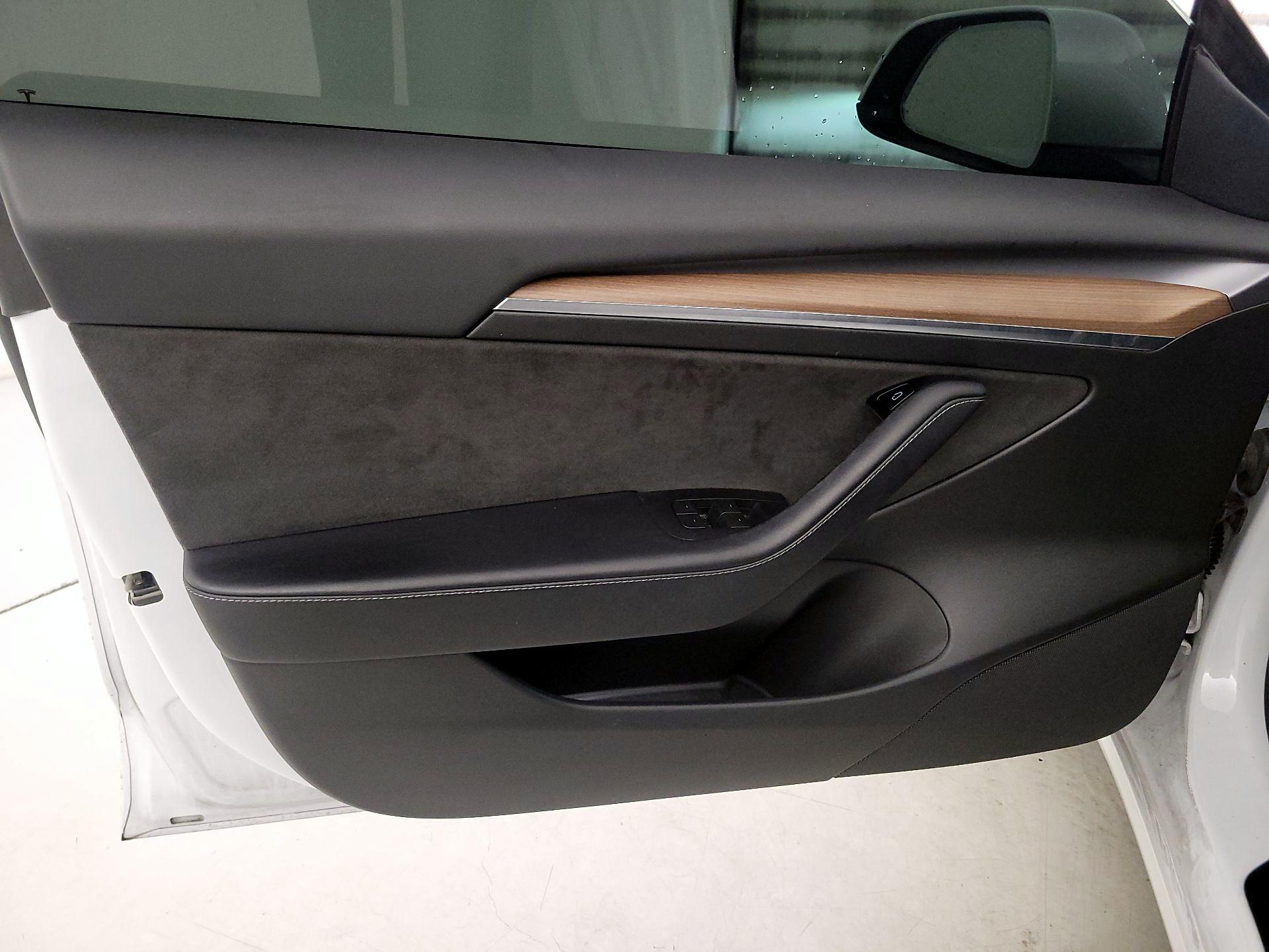 Thumbnail: 2022 Tesla Model 3 - 12