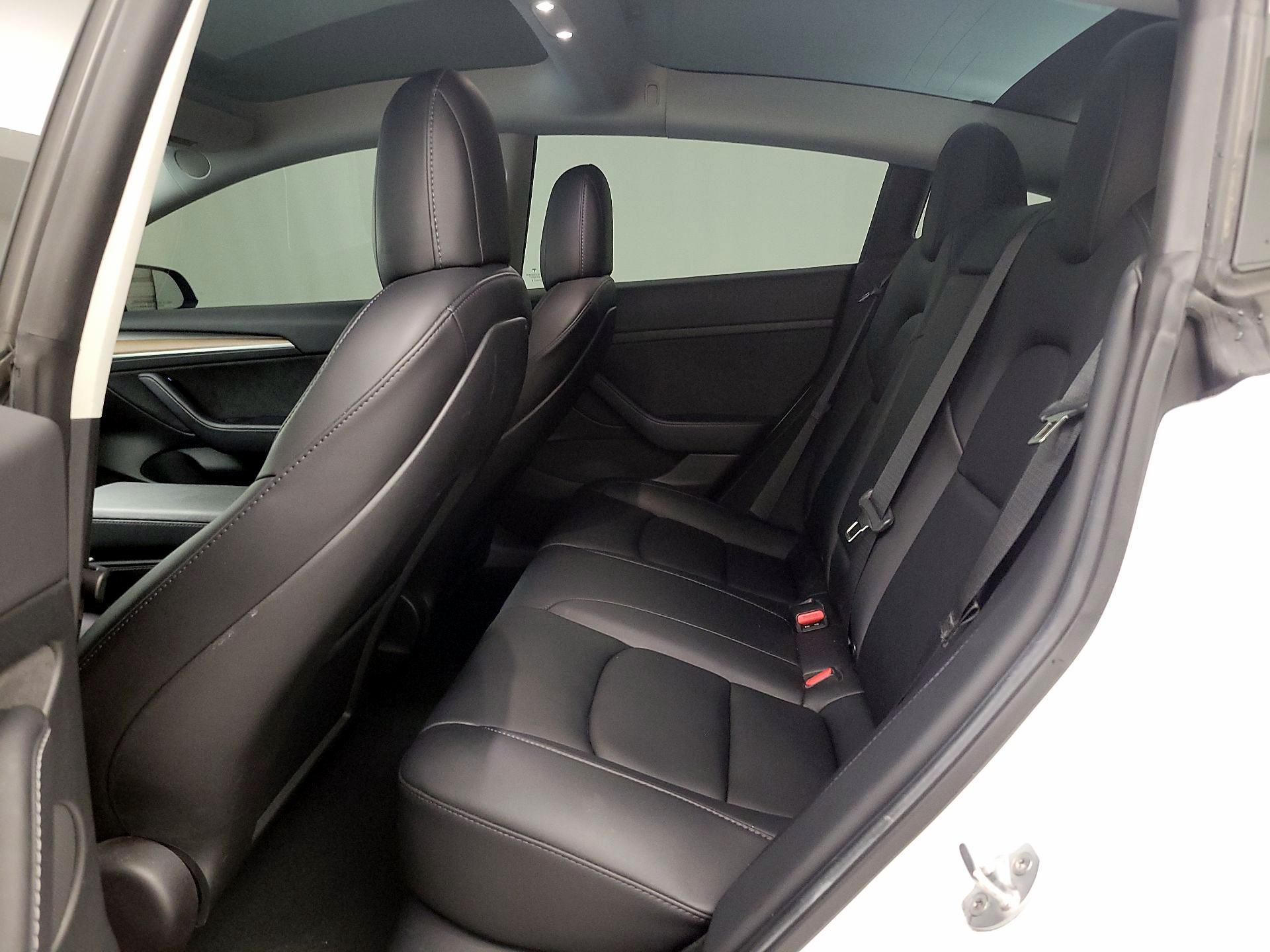 Thumbnail: 2022 Tesla Model 3 - 19