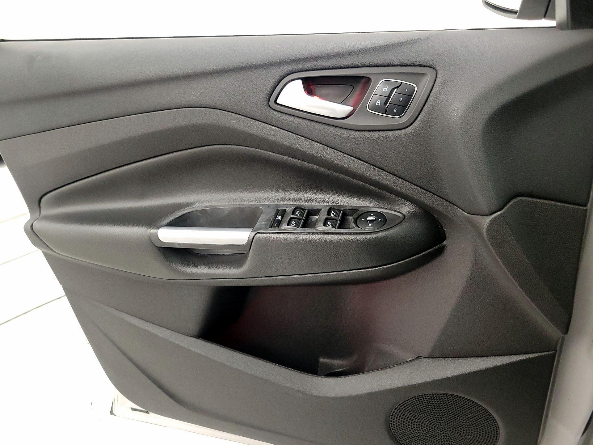 Thumbnail: 2016 Ford Escape - 12