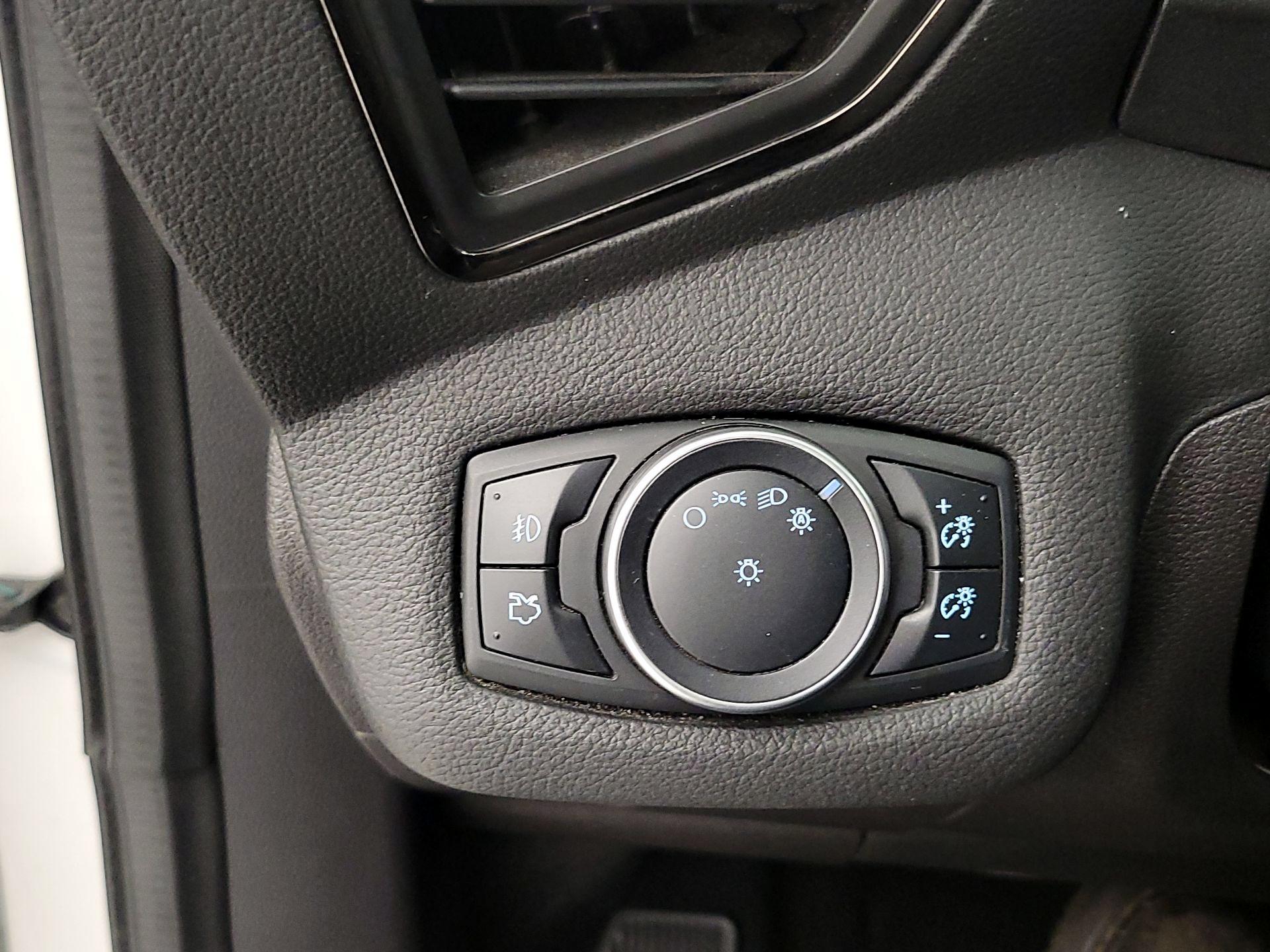 Thumbnail: 2016 Ford Escape - 13