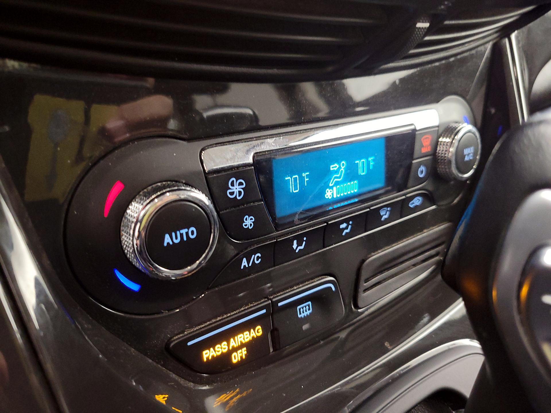 Thumbnail: 2016 Ford Escape - 17