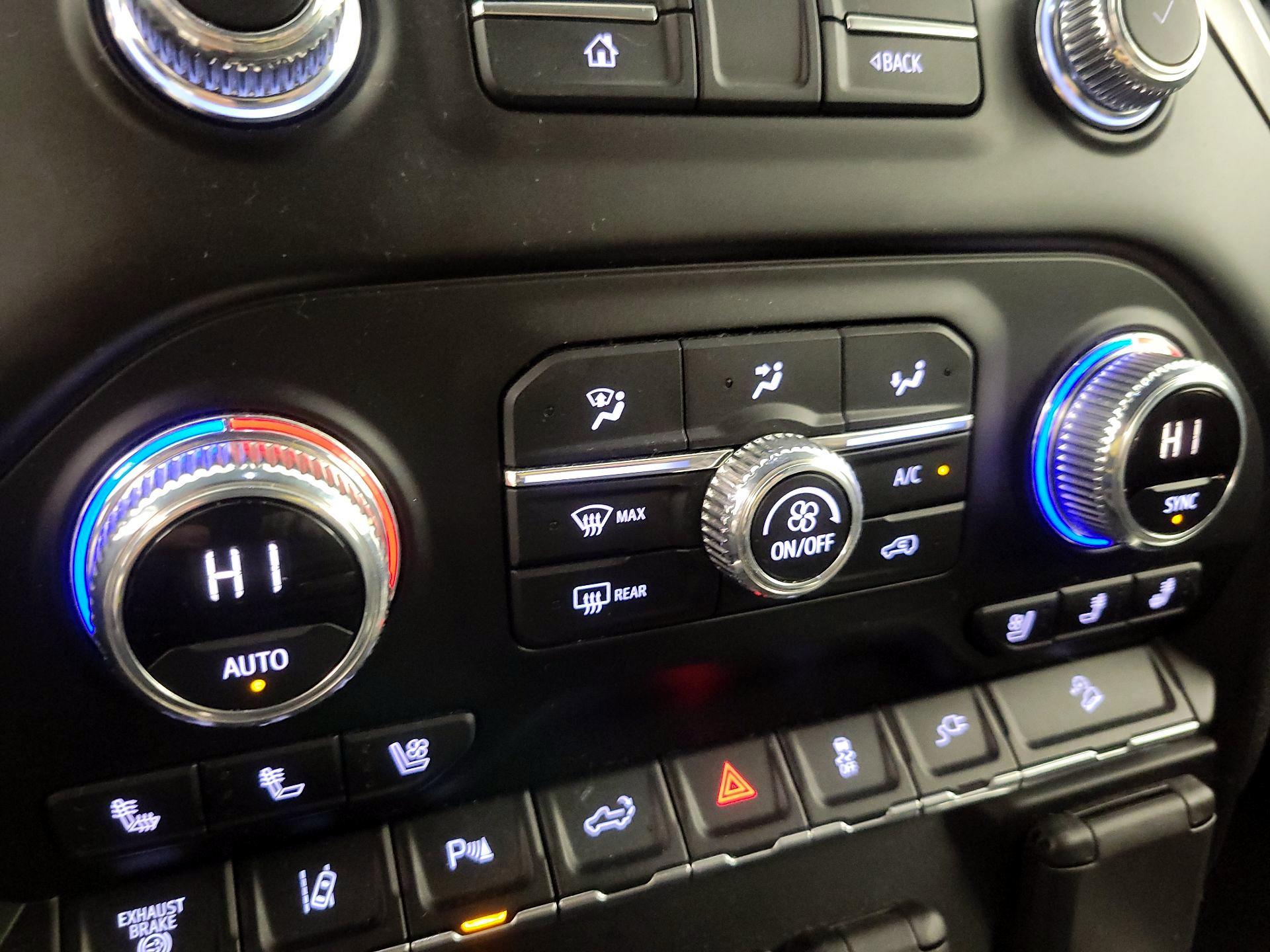 Thumbnail: 2020 GMC Sierra 3500 - 17