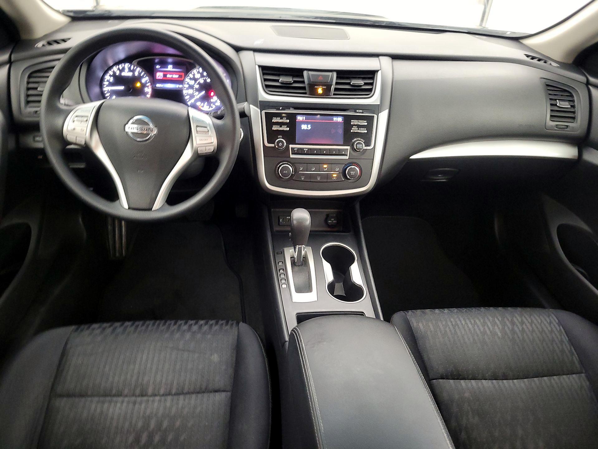 Thumbnail: 2018 Nissan Altima - 9