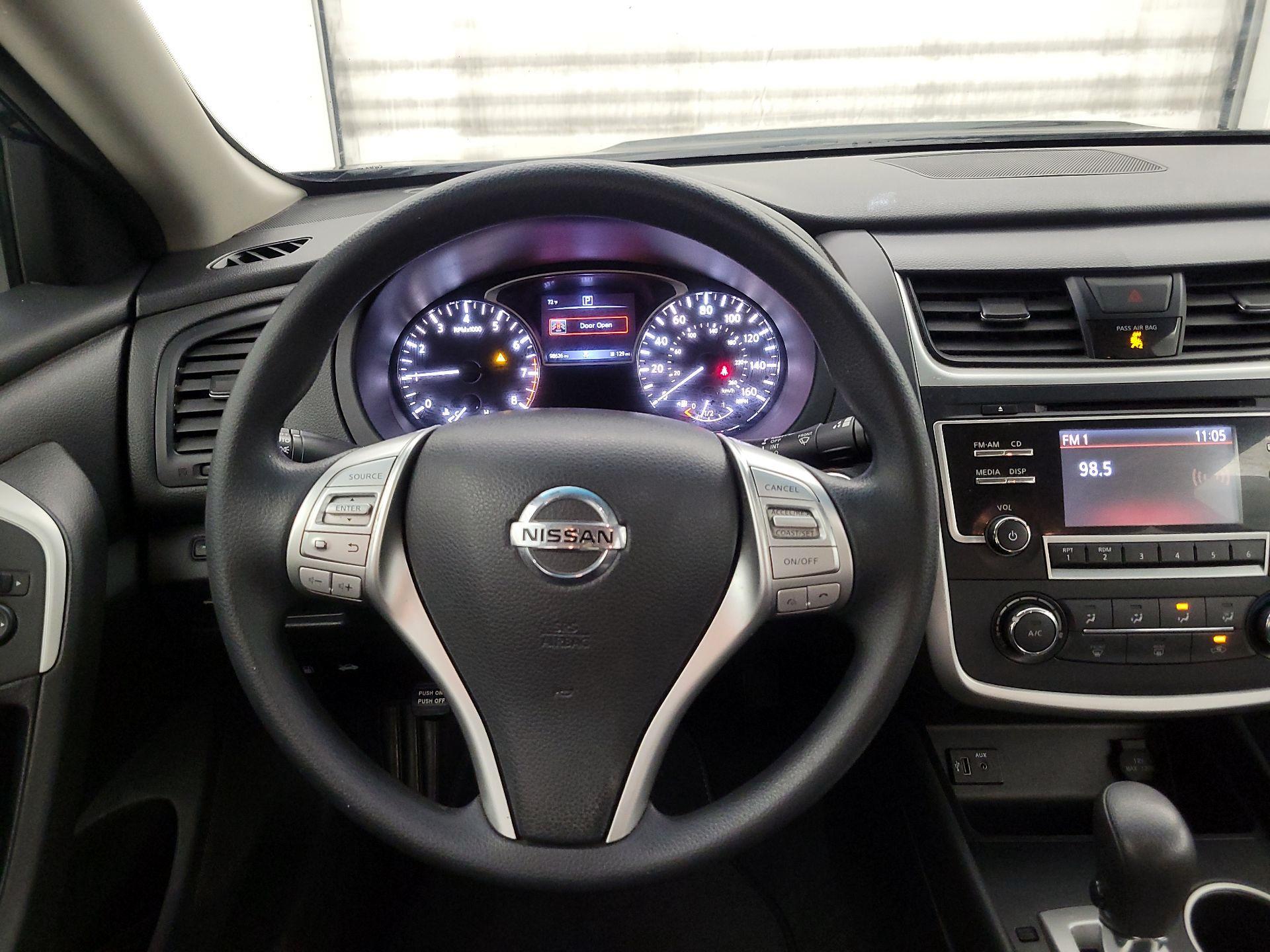 Thumbnail: 2018 Nissan Altima - 10