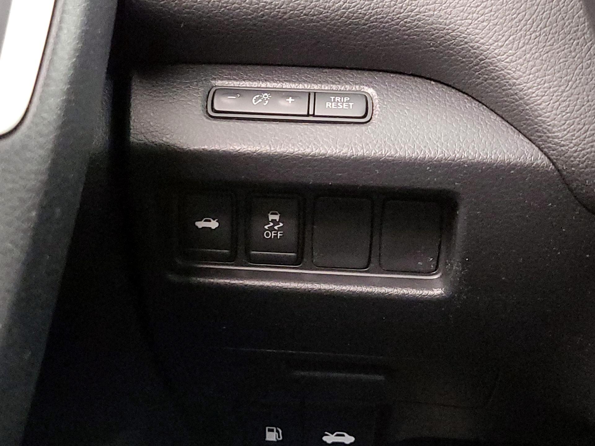 Thumbnail: 2018 Nissan Altima - 13