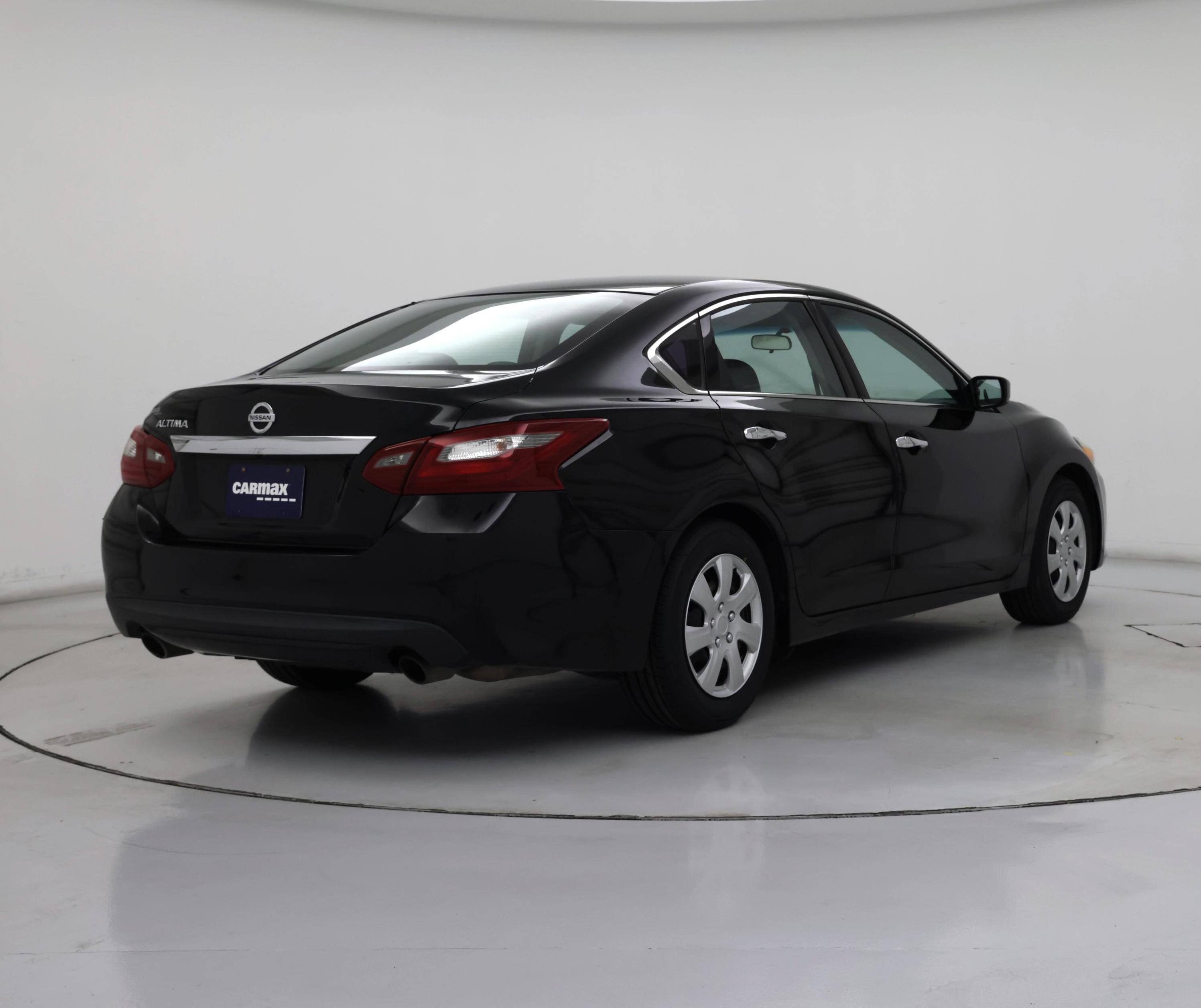 Thumbnail: 2018 Nissan Altima - 8