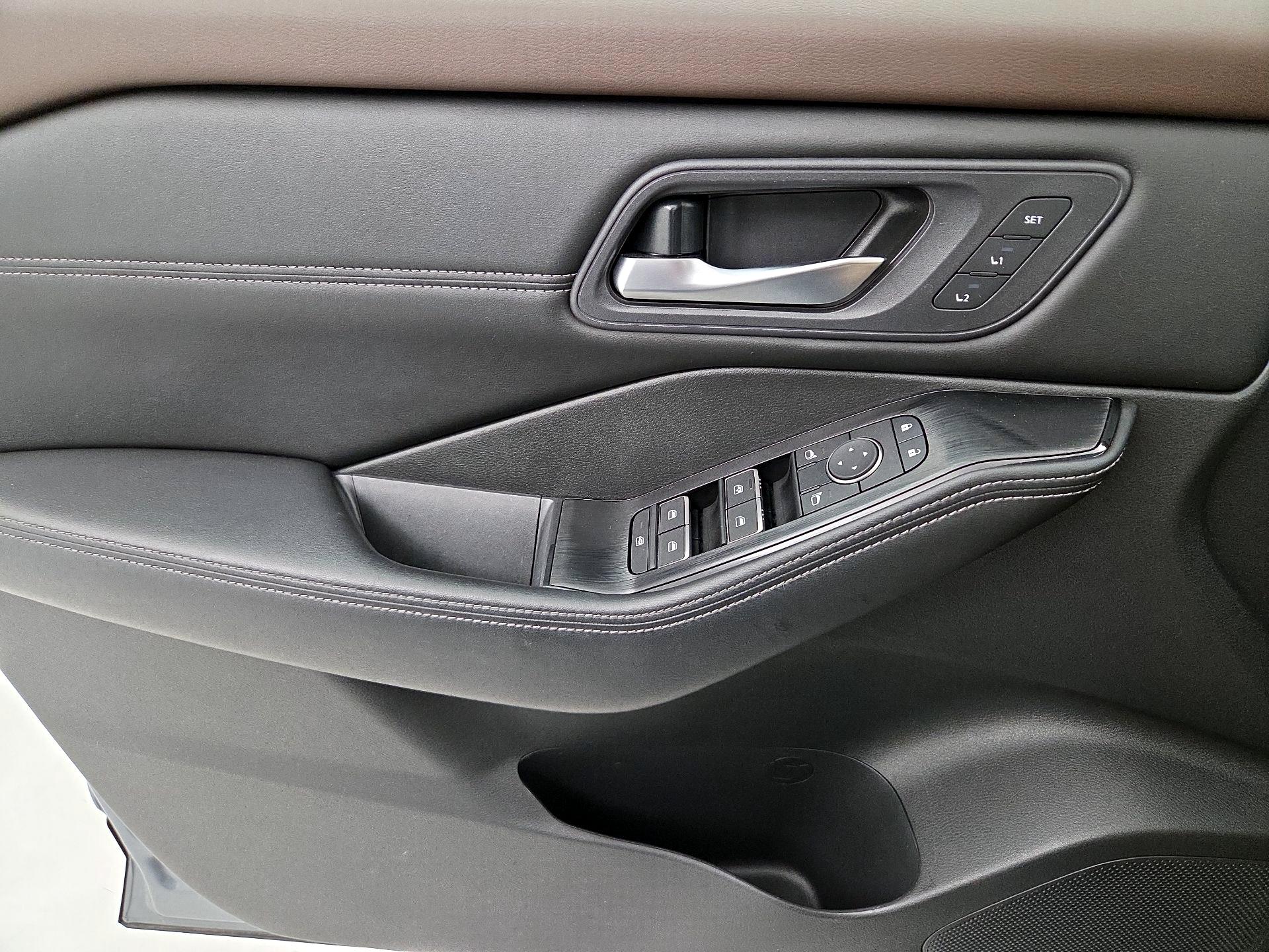 Thumbnail: 2023 Nissan Rogue - 12