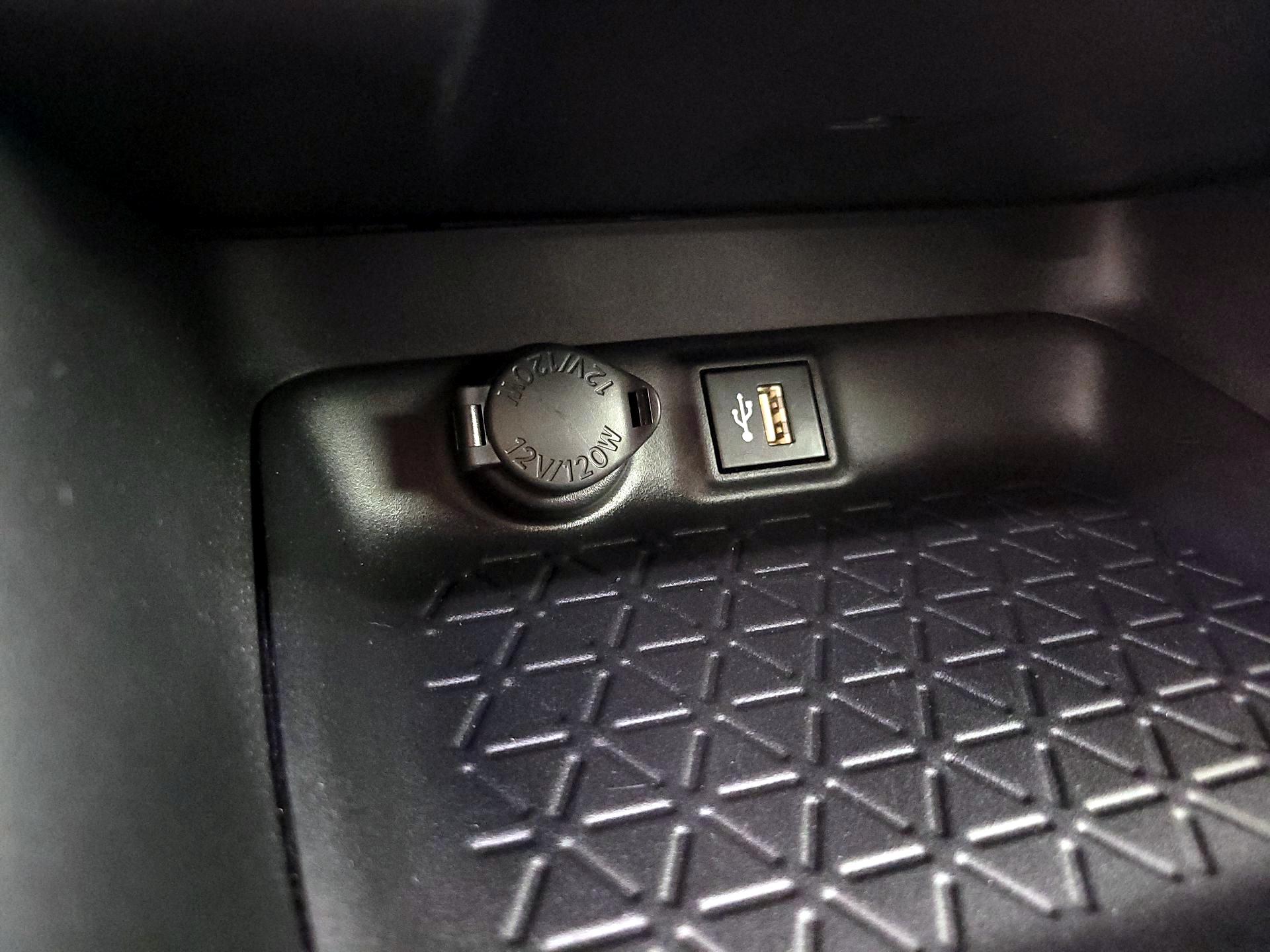 Thumbnail: 2024 Toyota RAV4 - 18