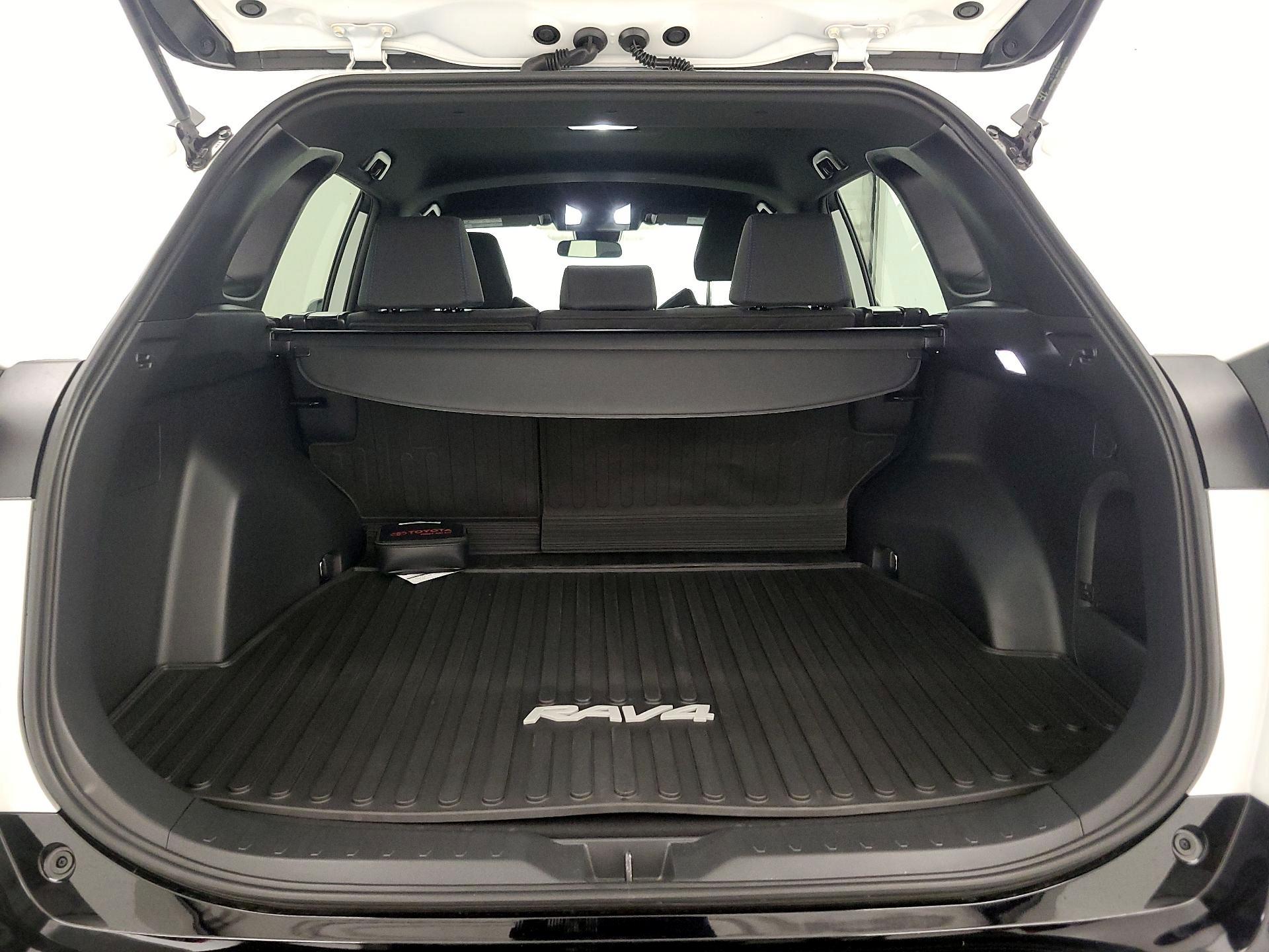 Thumbnail: 2024 Toyota RAV4 - 20