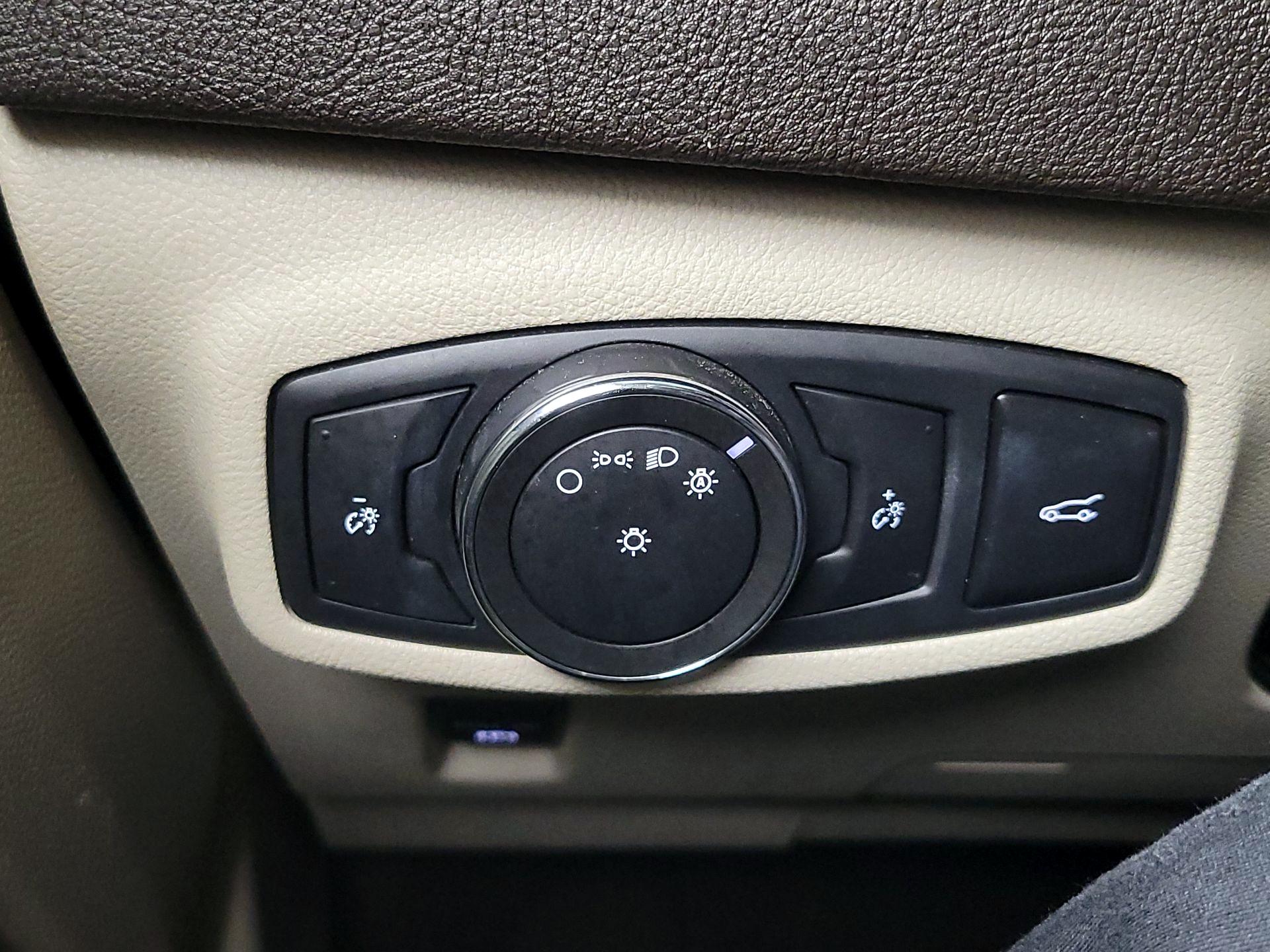 Thumbnail: 2019 Lincoln MKC - 13