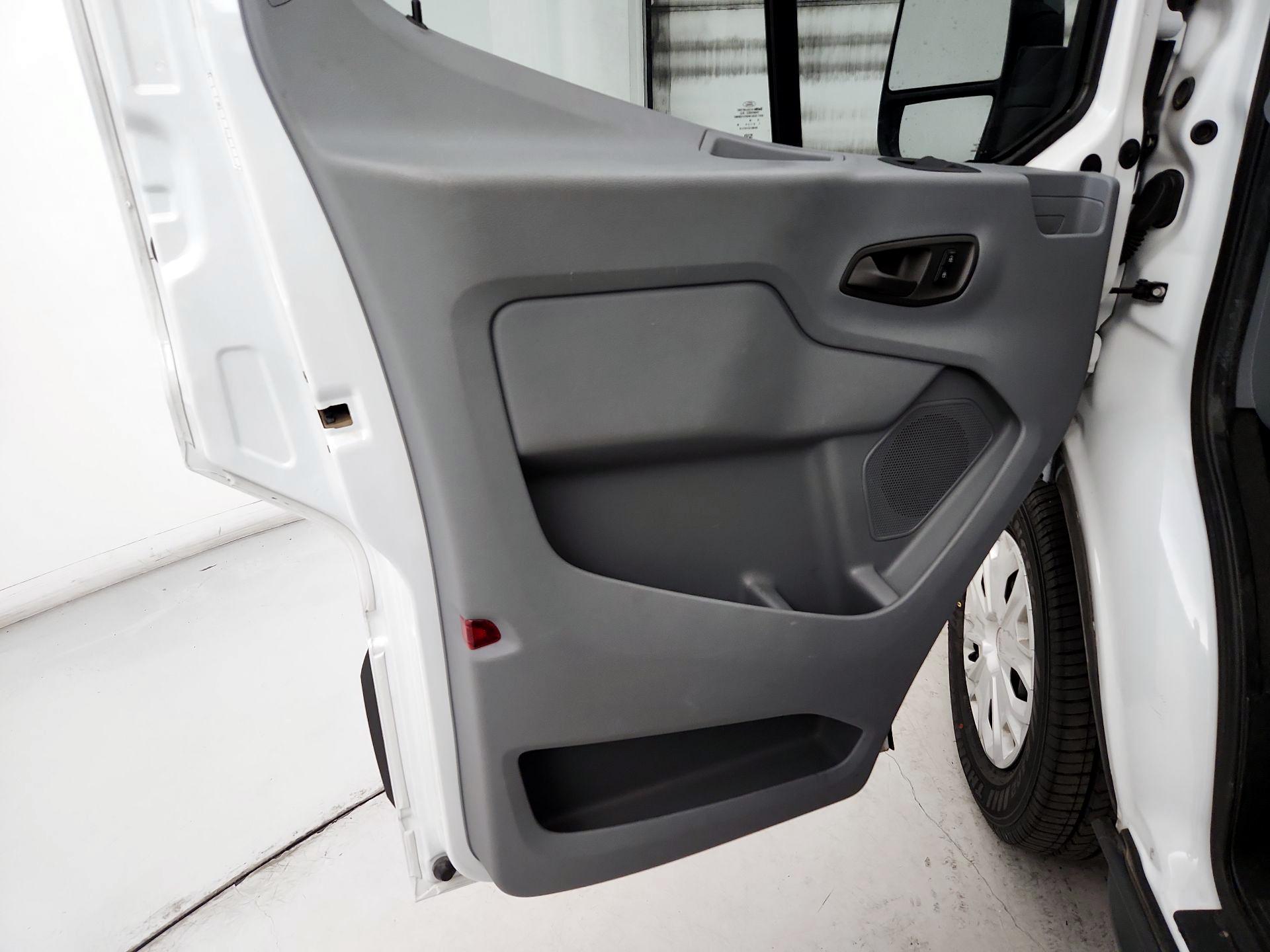 Thumbnail: 2015 Ford Transit Series - 12
