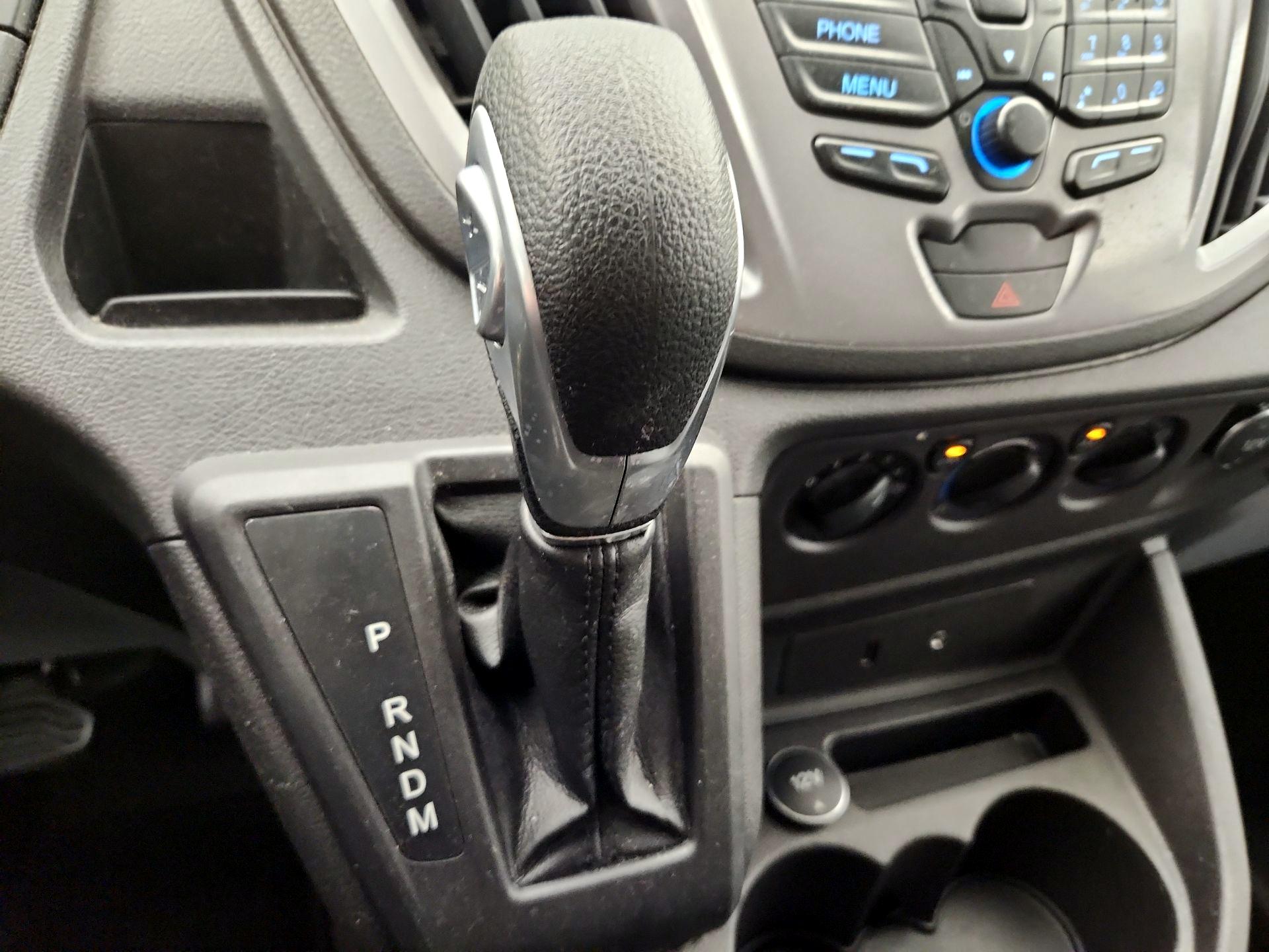 Thumbnail: 2015 Ford Transit Series - 17