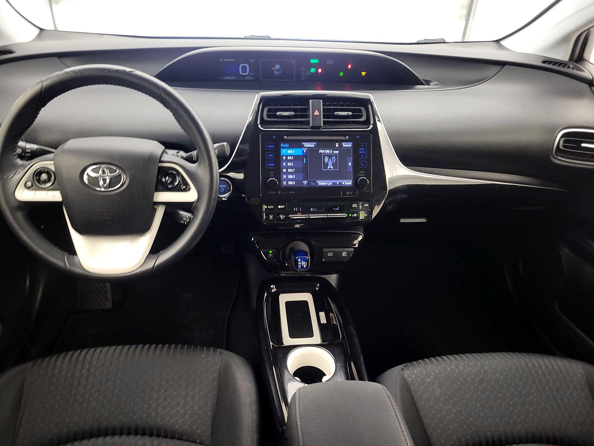 Thumbnail: 2016 Toyota Prius - 9