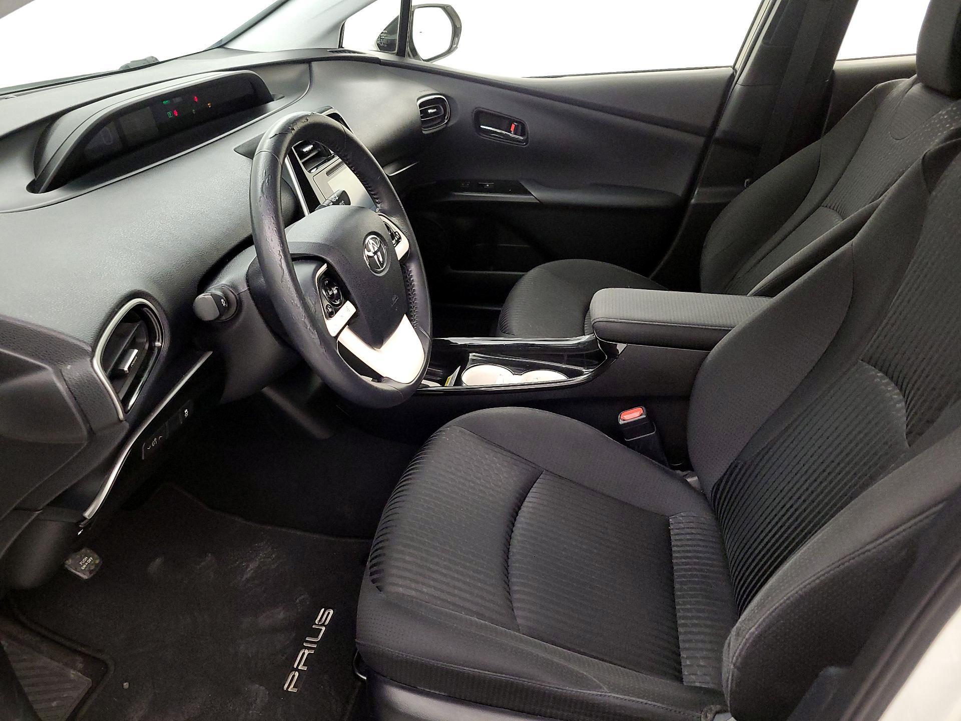 Thumbnail: 2016 Toyota Prius - 11