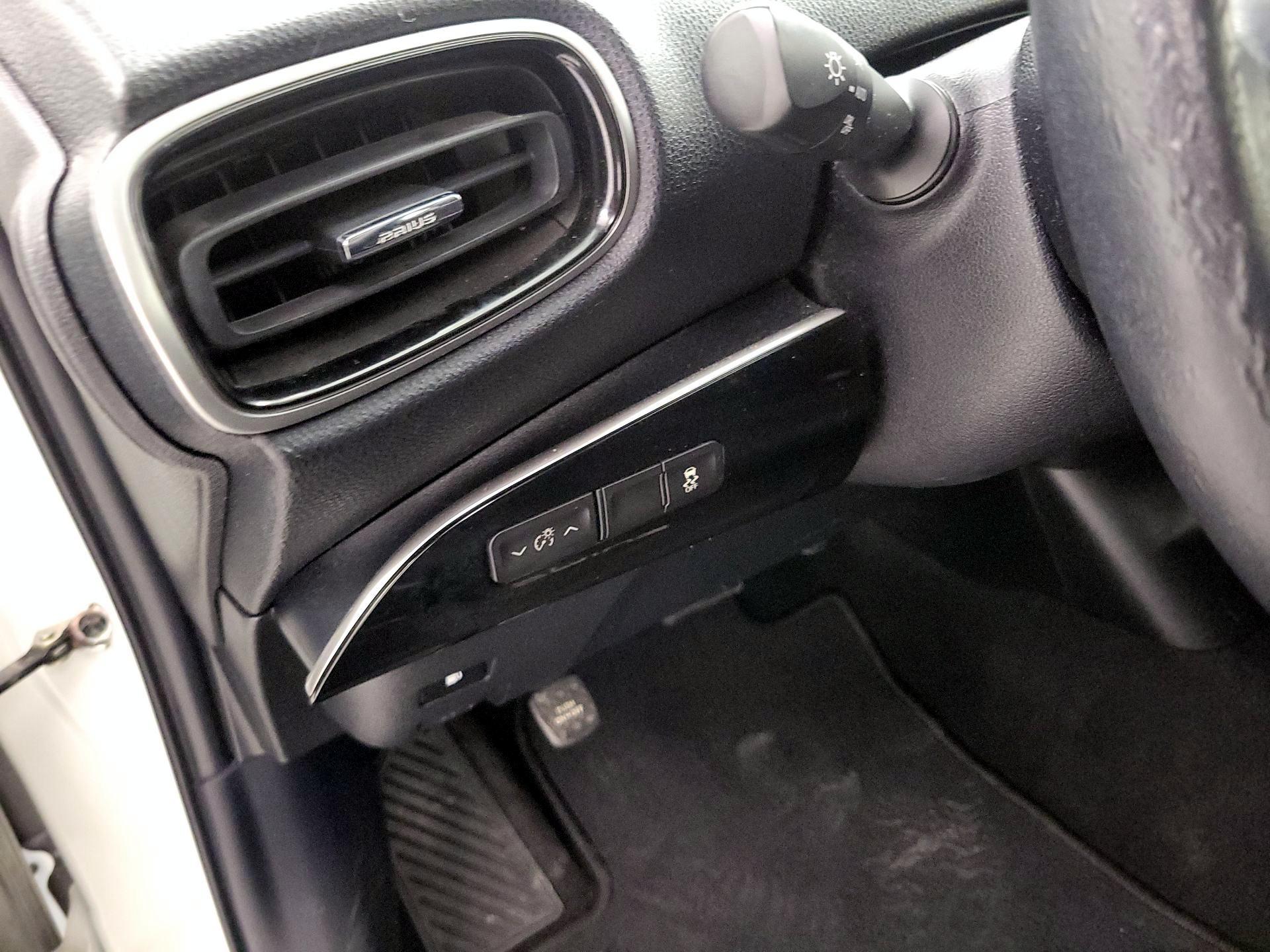 Thumbnail: 2016 Toyota Prius - 13