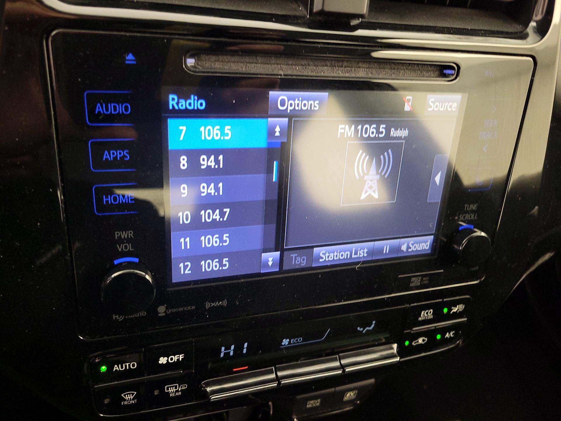 Thumbnail: 2016 Toyota Prius - 15