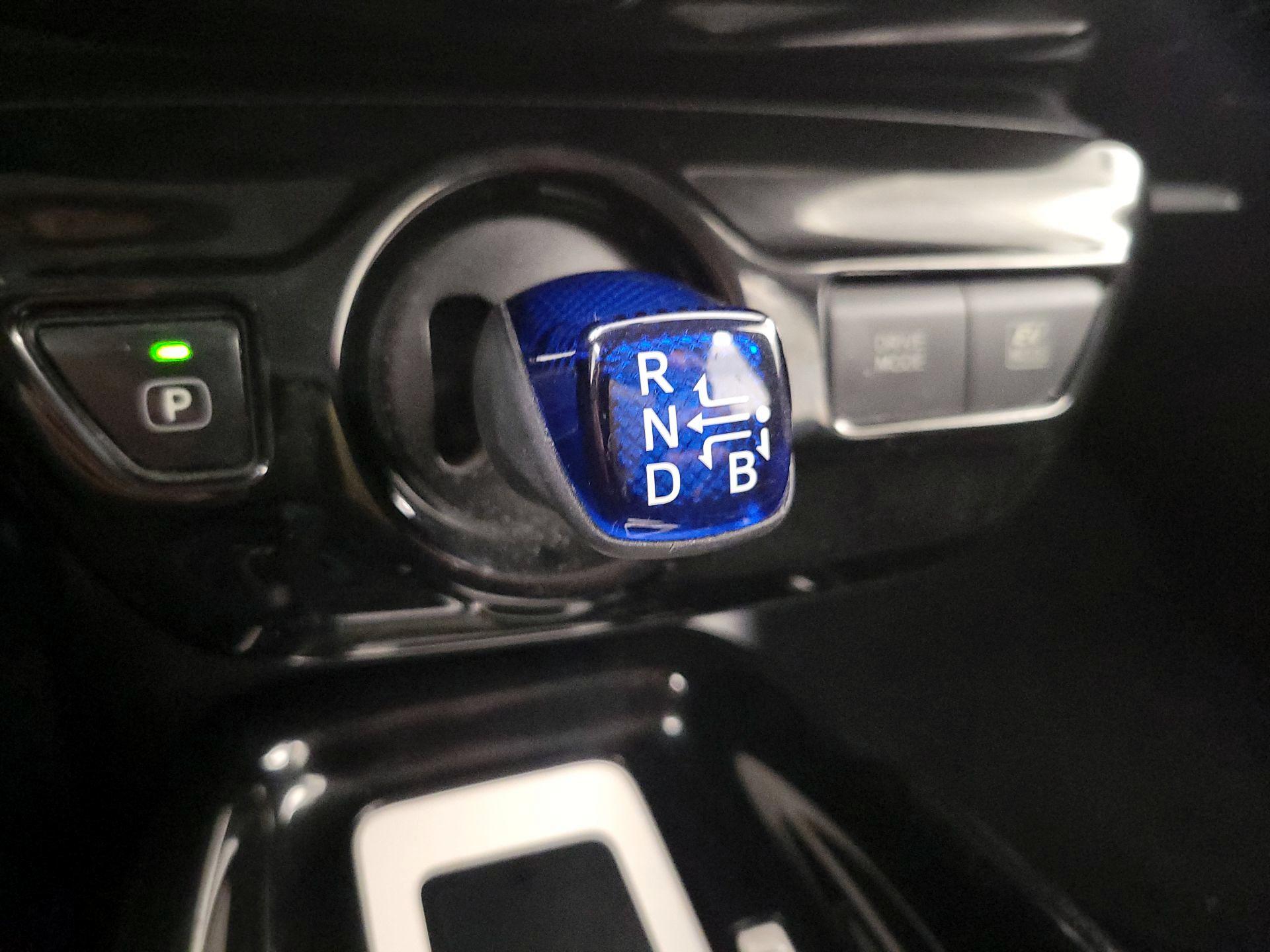 Thumbnail: 2016 Toyota Prius - 17